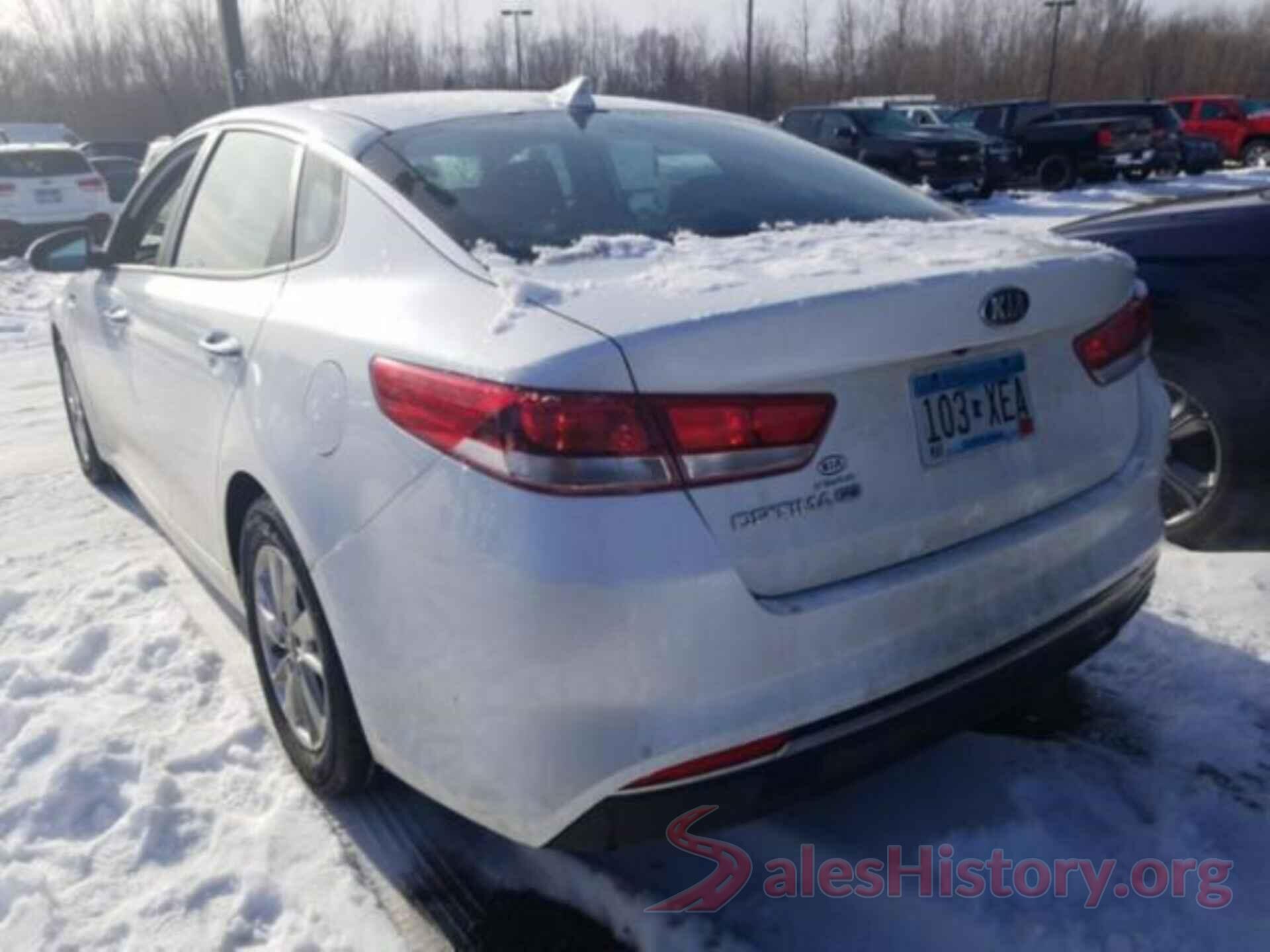 KNAGT4L3XH5161213 2017 KIA OPTIMA