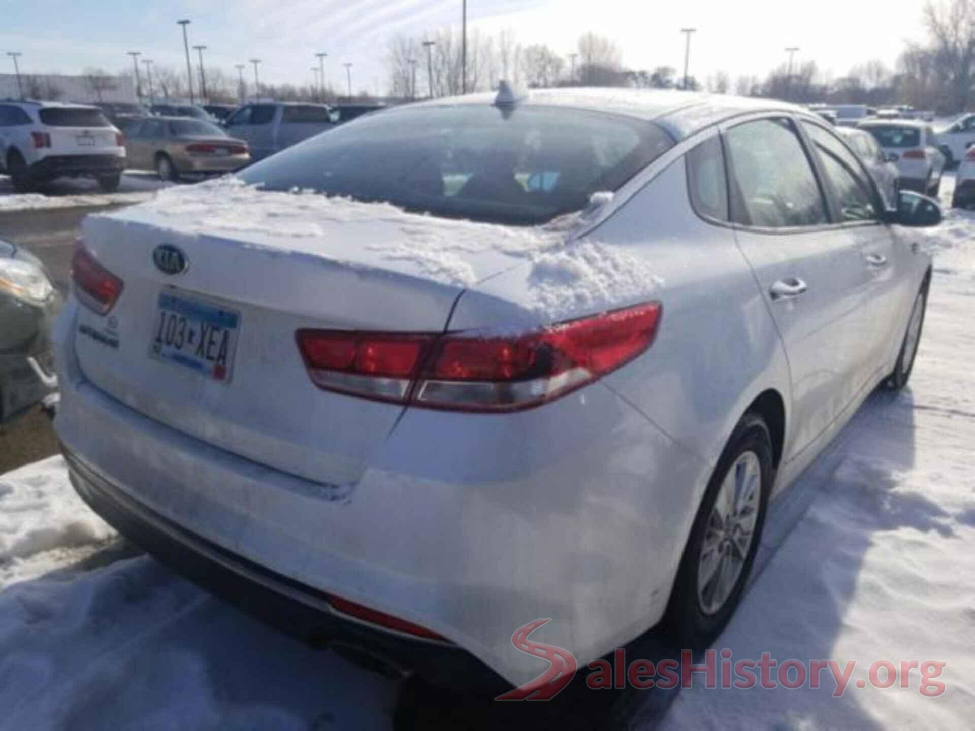 KNAGT4L3XH5161213 2017 KIA OPTIMA