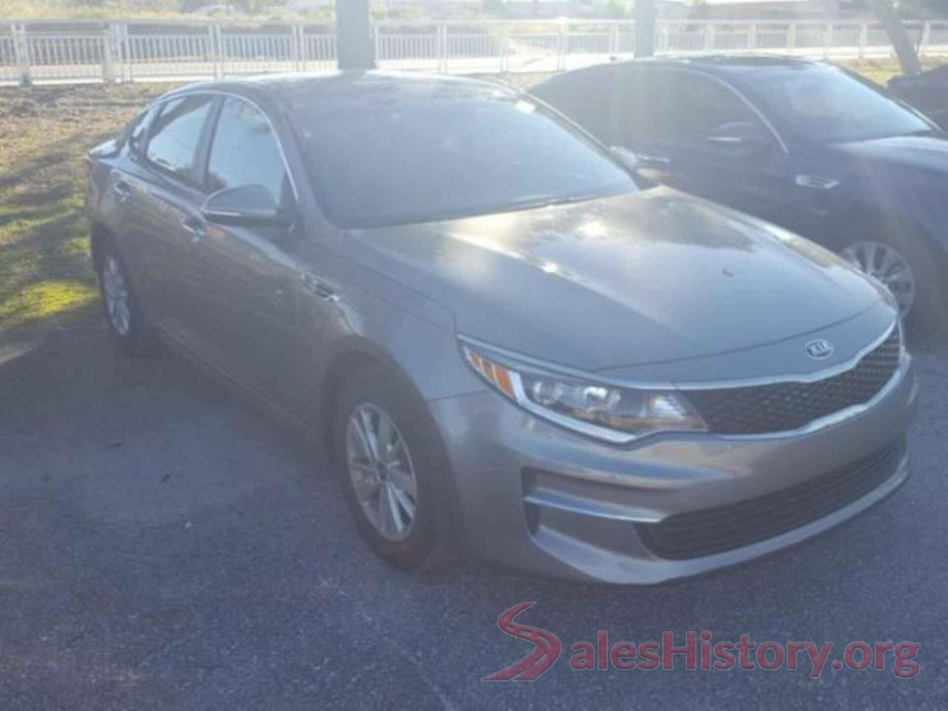 5XXGT4L38JG227911 2018 KIA OPTIMA