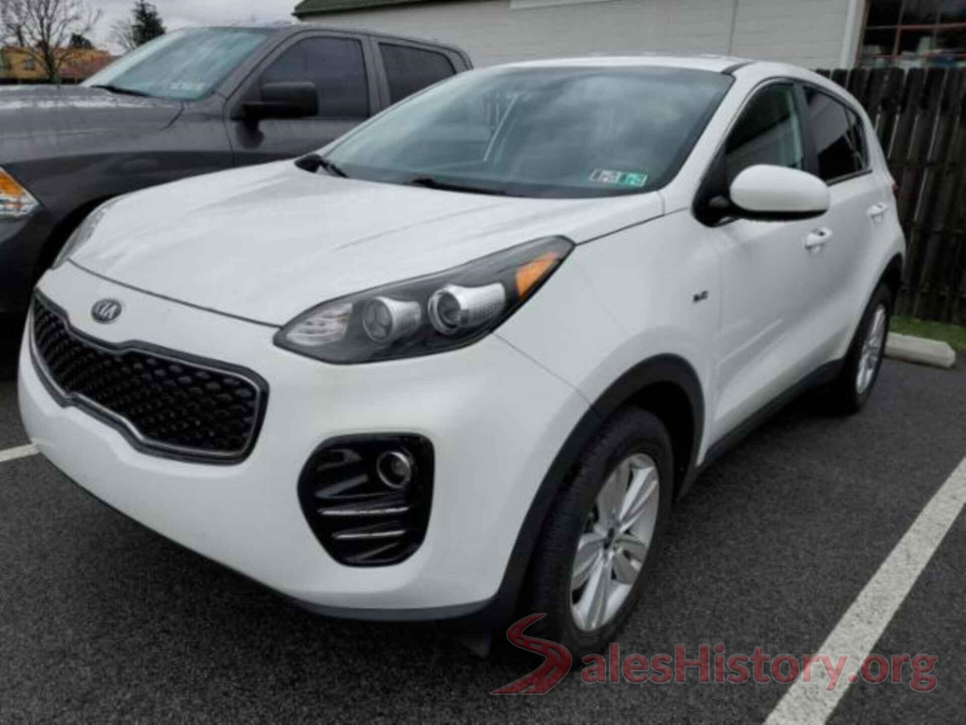 KNDPMCAC8J7414181 2018 KIA SPORTAGE