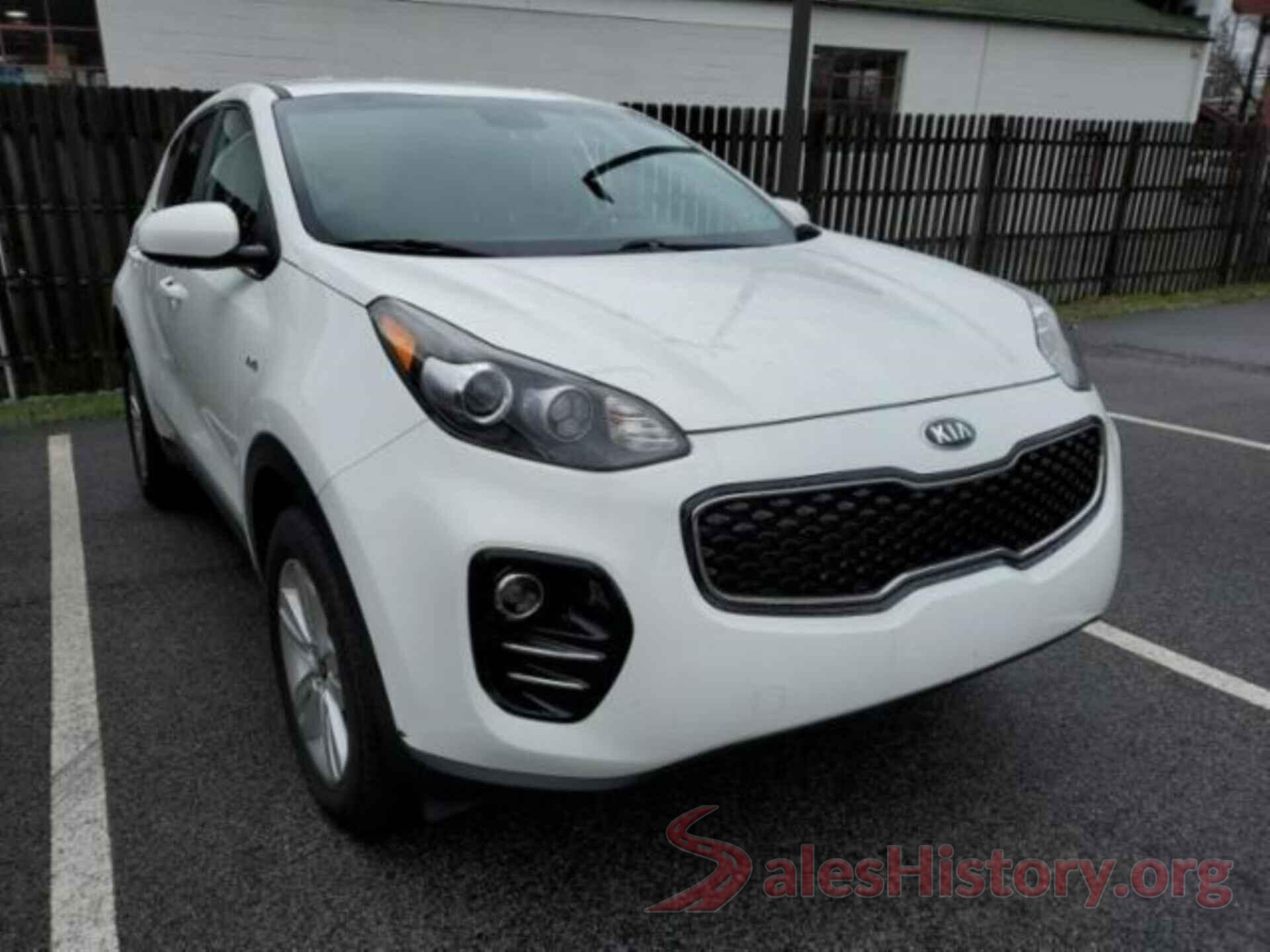 KNDPMCAC8J7414181 2018 KIA SPORTAGE