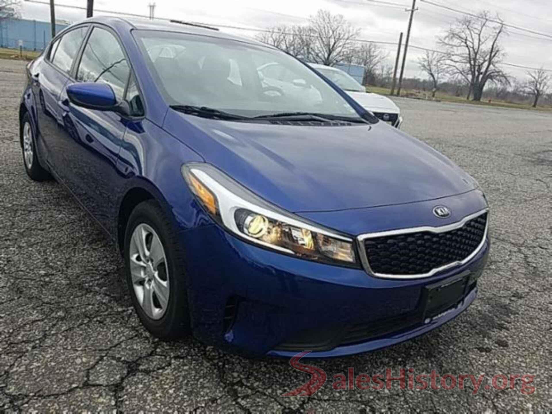 3KPFK4A77JE182375 2018 KIA FORTE