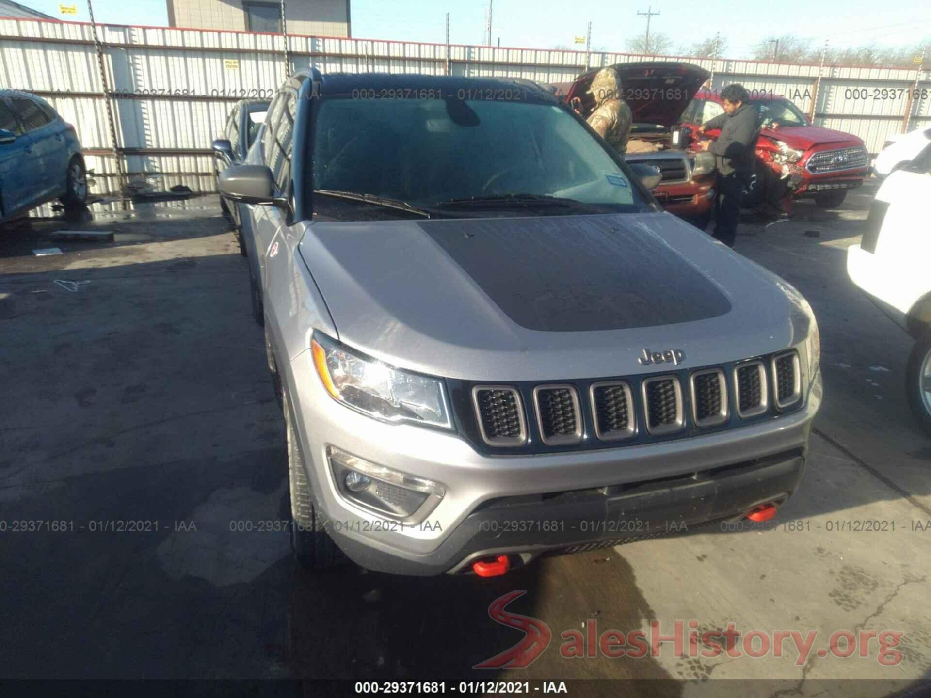 3C4NJDDB5KT740090 2019 JEEP COMPASS