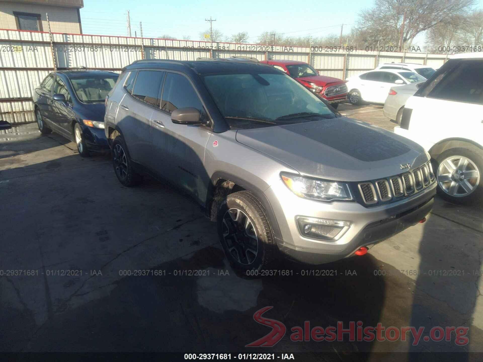 3C4NJDDB5KT740090 2019 JEEP COMPASS