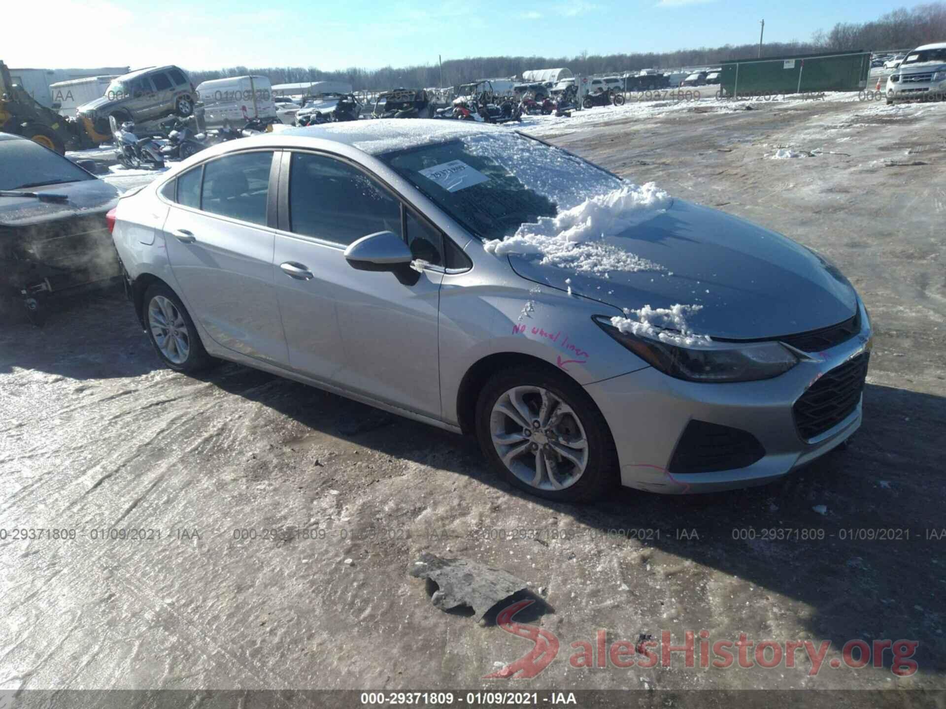 1G1BE5SM8K7145698 2019 CHEVROLET CRUZE