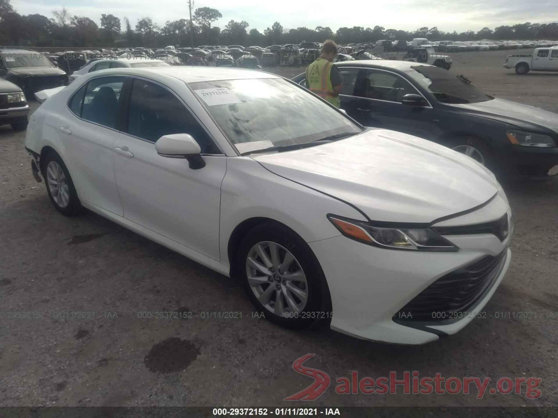 4T1B11HK1JU635798 2018 TOYOTA CAMRY