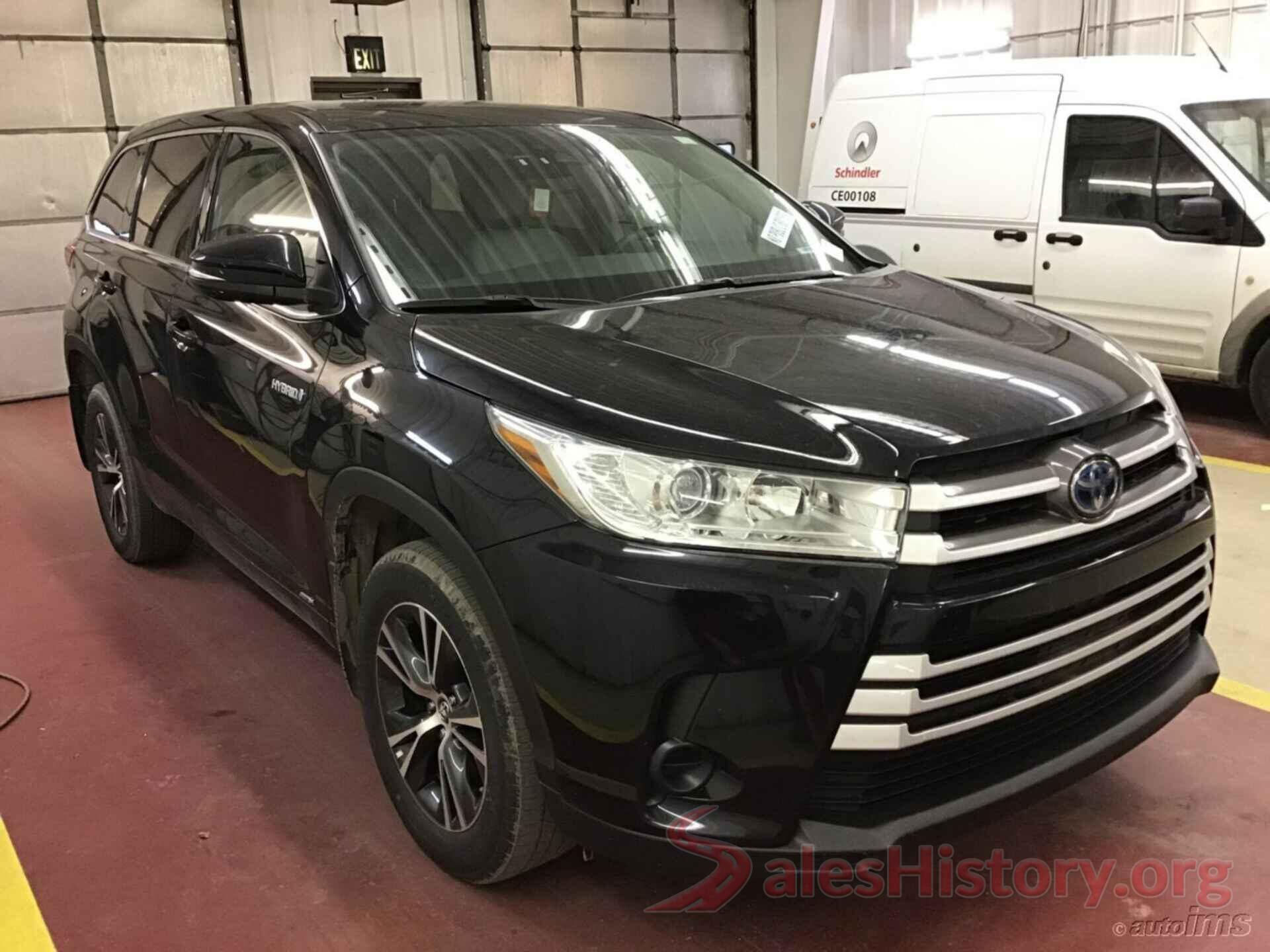 5TDBGRFH9JS048763 2018 TOYOTA HIGHLANDER