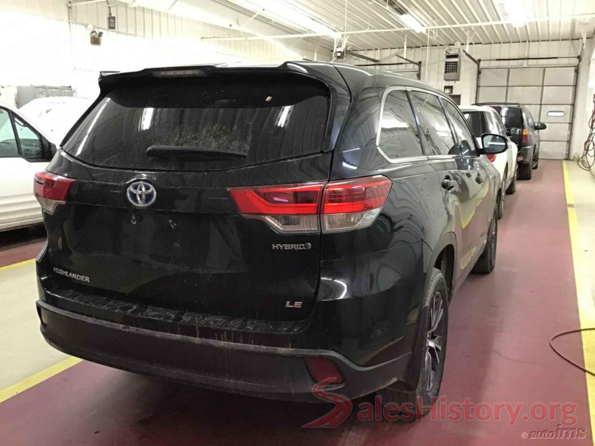 5TDBGRFH9JS048763 2018 TOYOTA HIGHLANDER