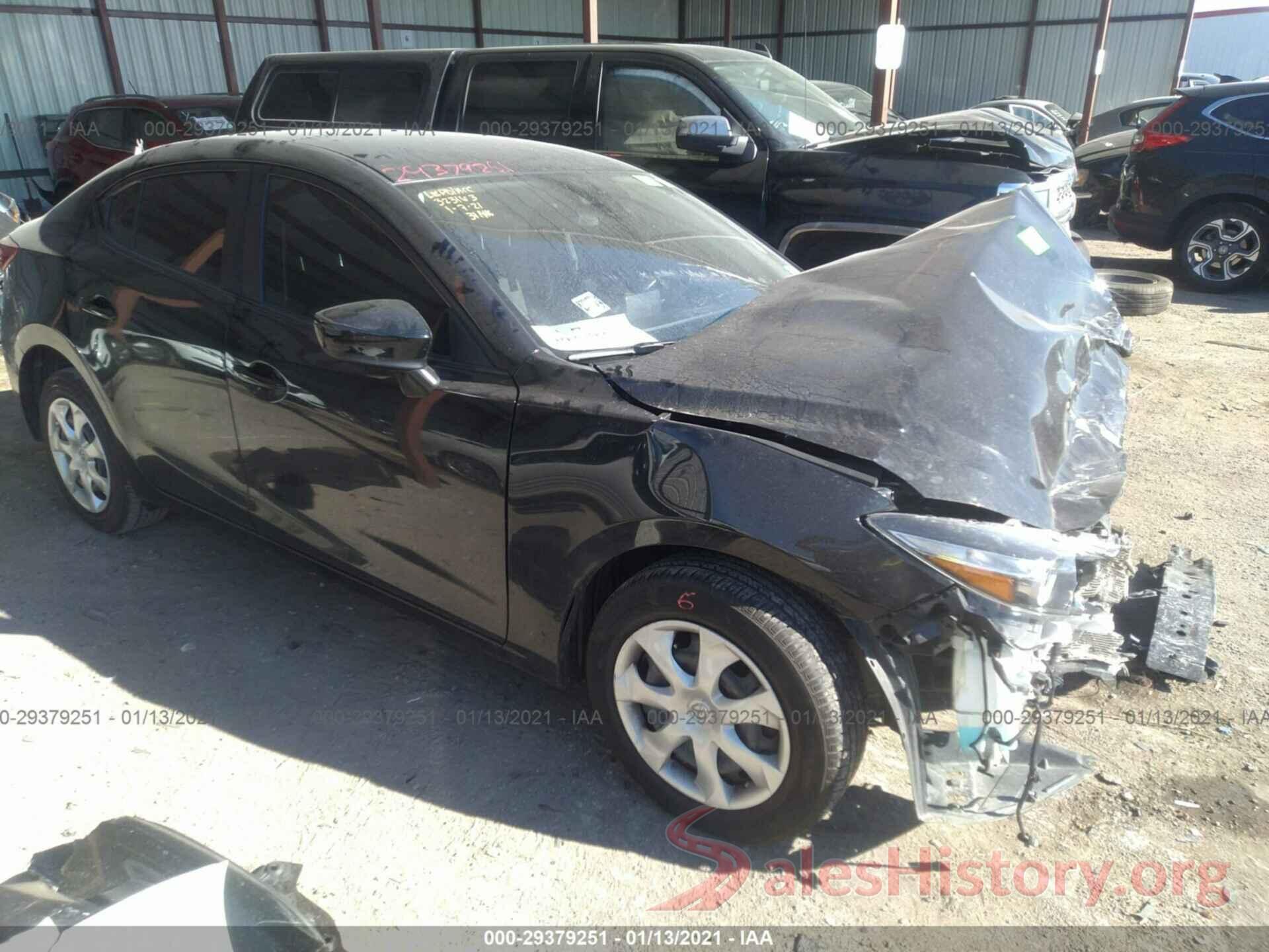 3MZBN1U73JM273579 2018 MAZDA MAZDA3 4-DOOR