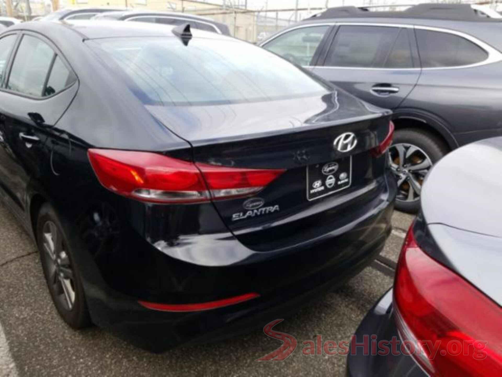 5NPD84LF8JH285701 2018 HYUNDAI ELANTRA