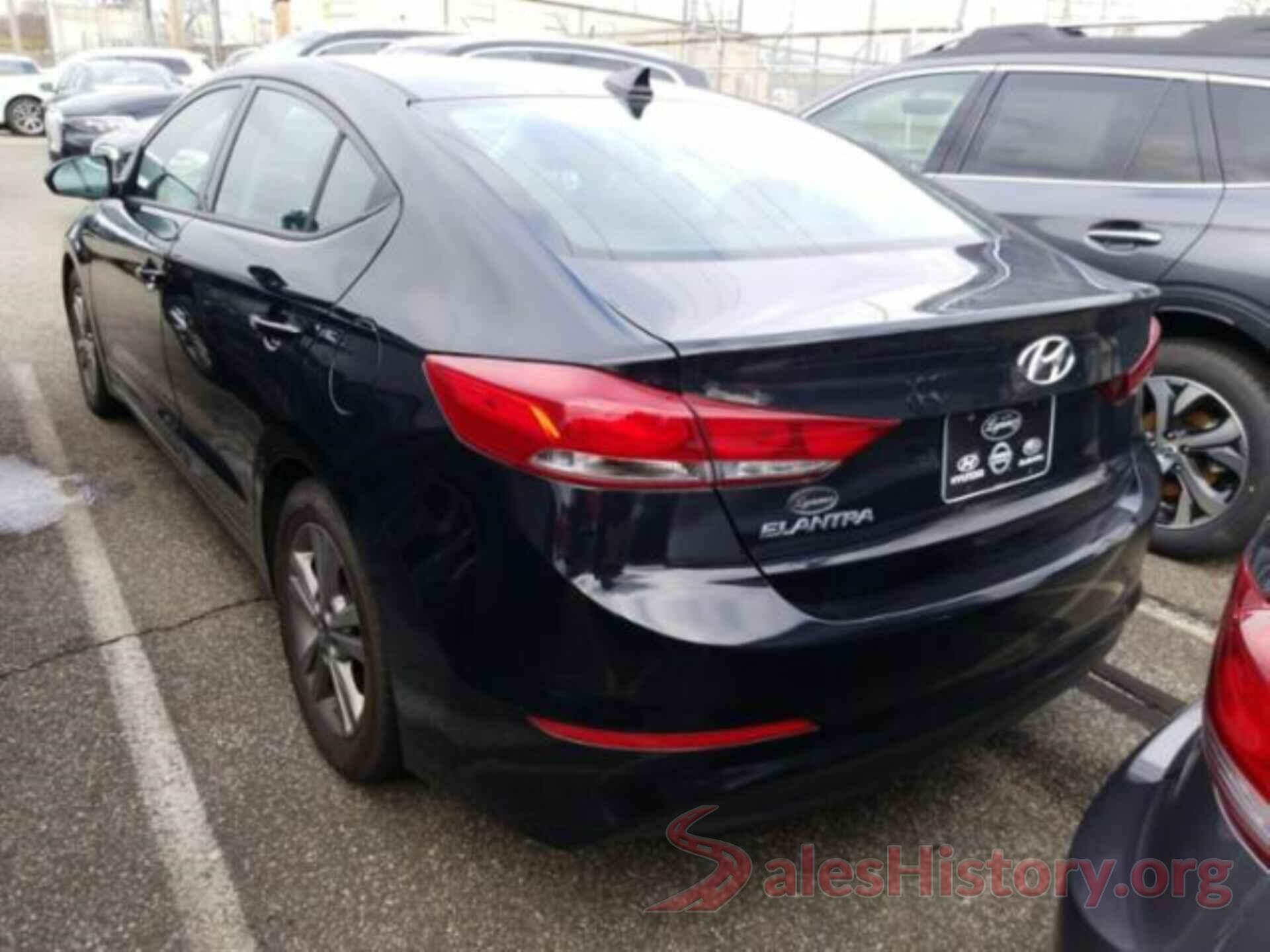 5NPD84LF8JH285701 2018 HYUNDAI ELANTRA