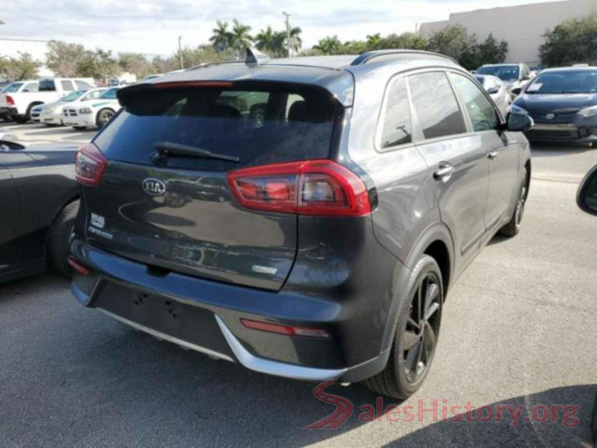 KNDCC3LCXJ5133364 2018 KIA NIRO