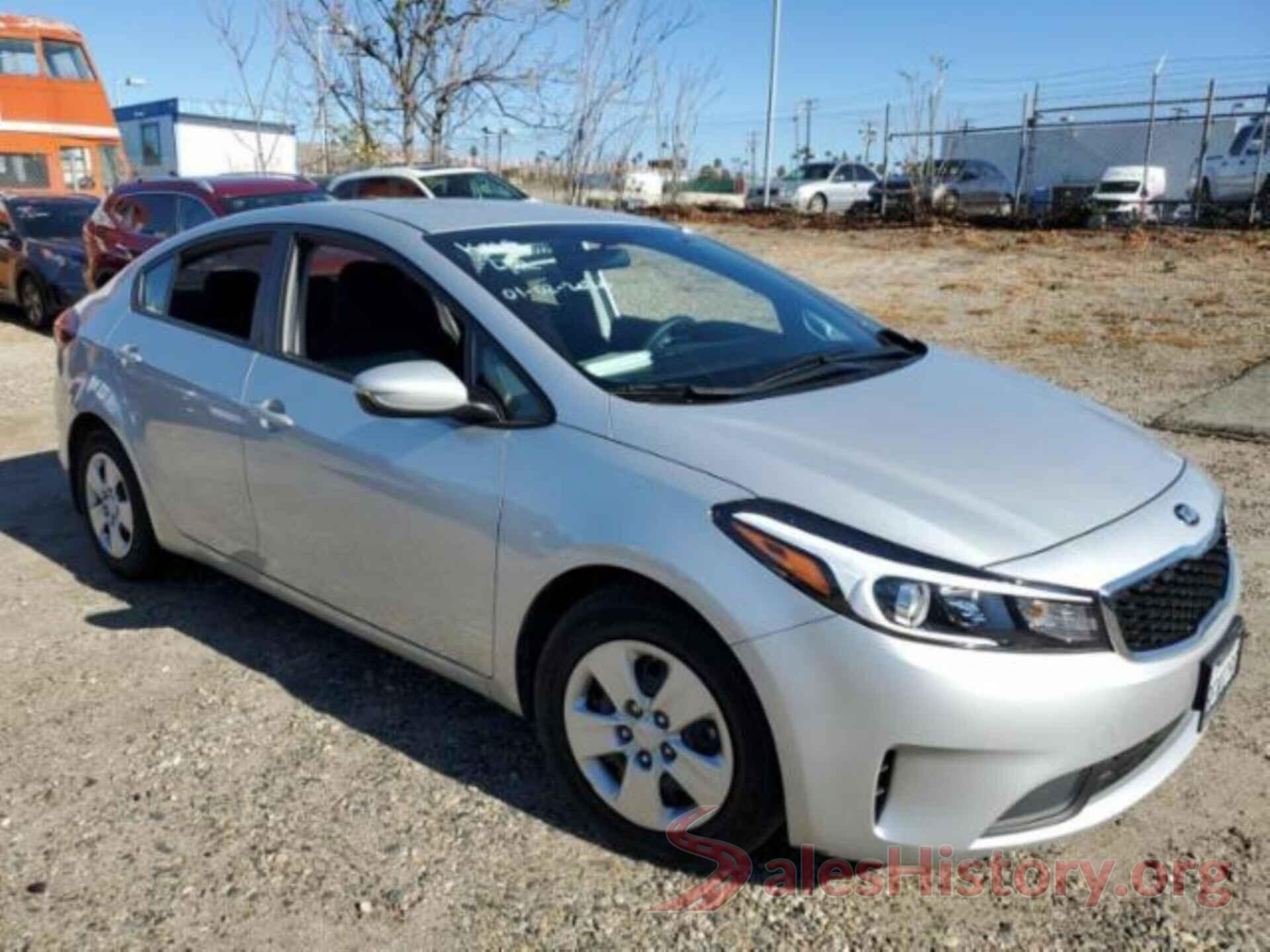 3KPFL4A71JE277768 2018 KIA FORTE