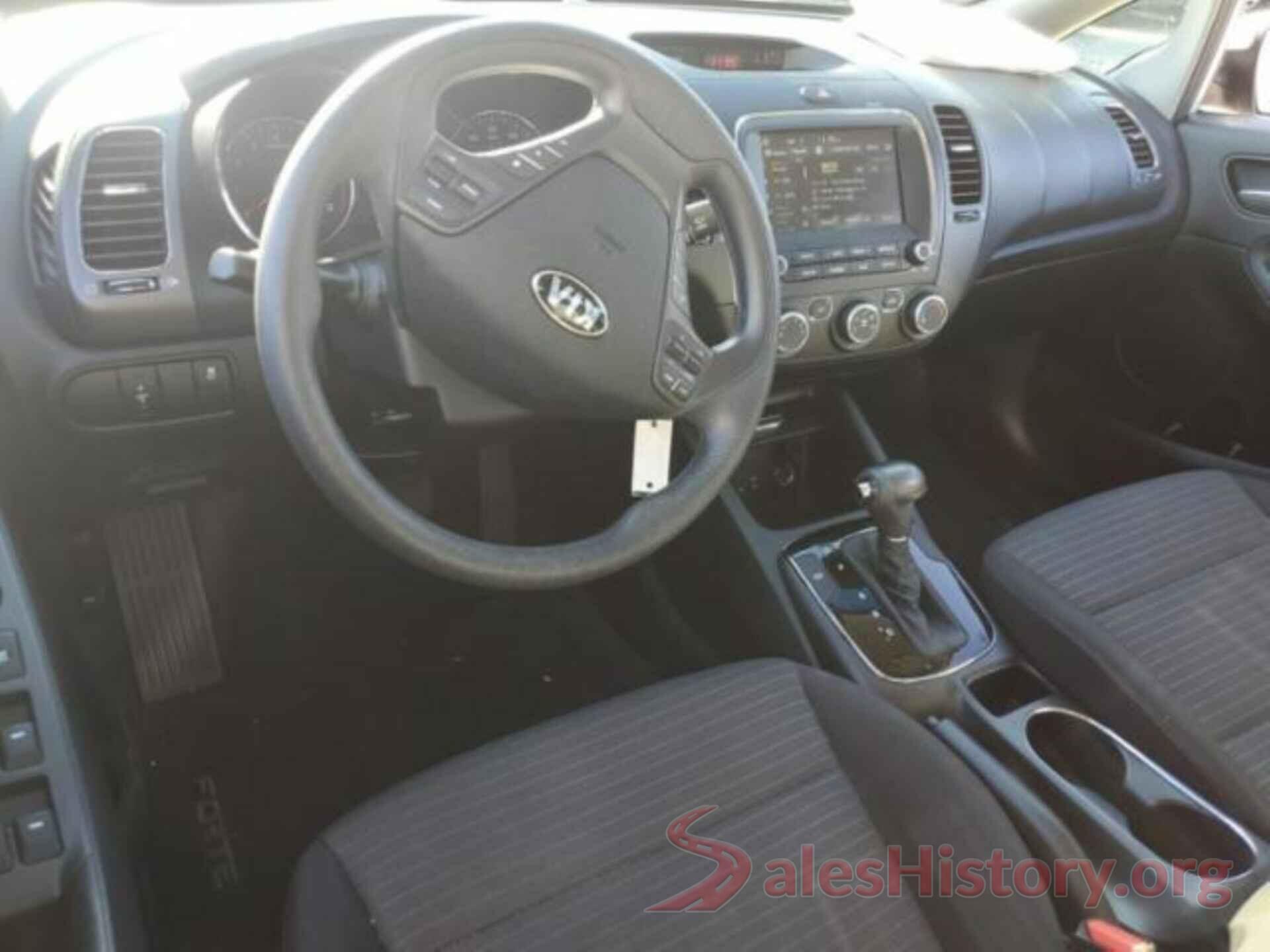 3KPFL4A71JE277768 2018 KIA FORTE