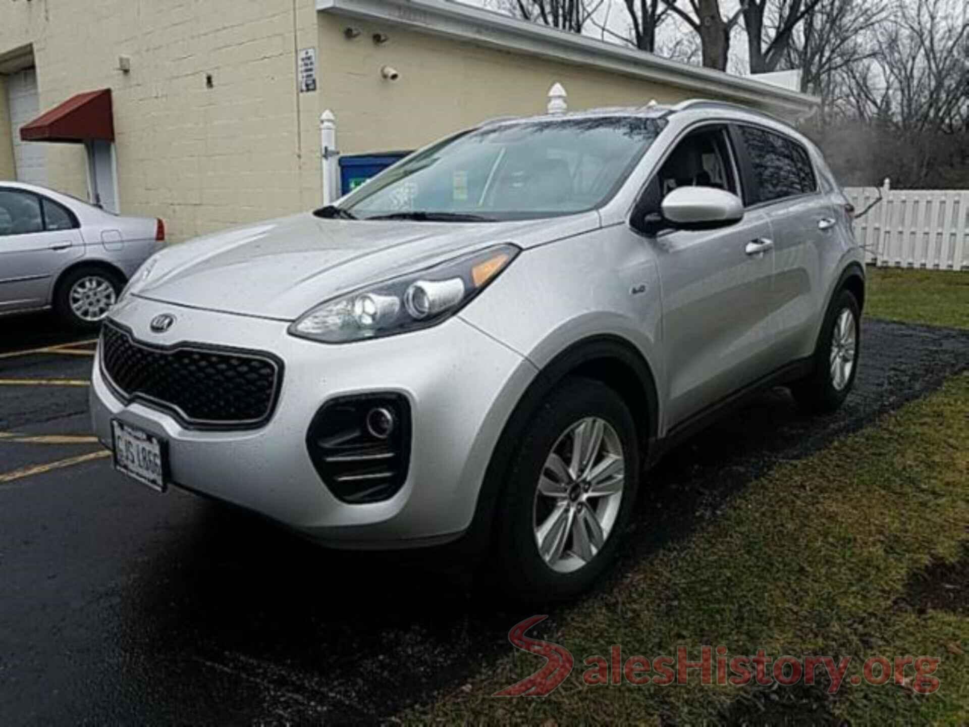 KNDPMCAC1J7421621 2018 KIA SPORTAGE