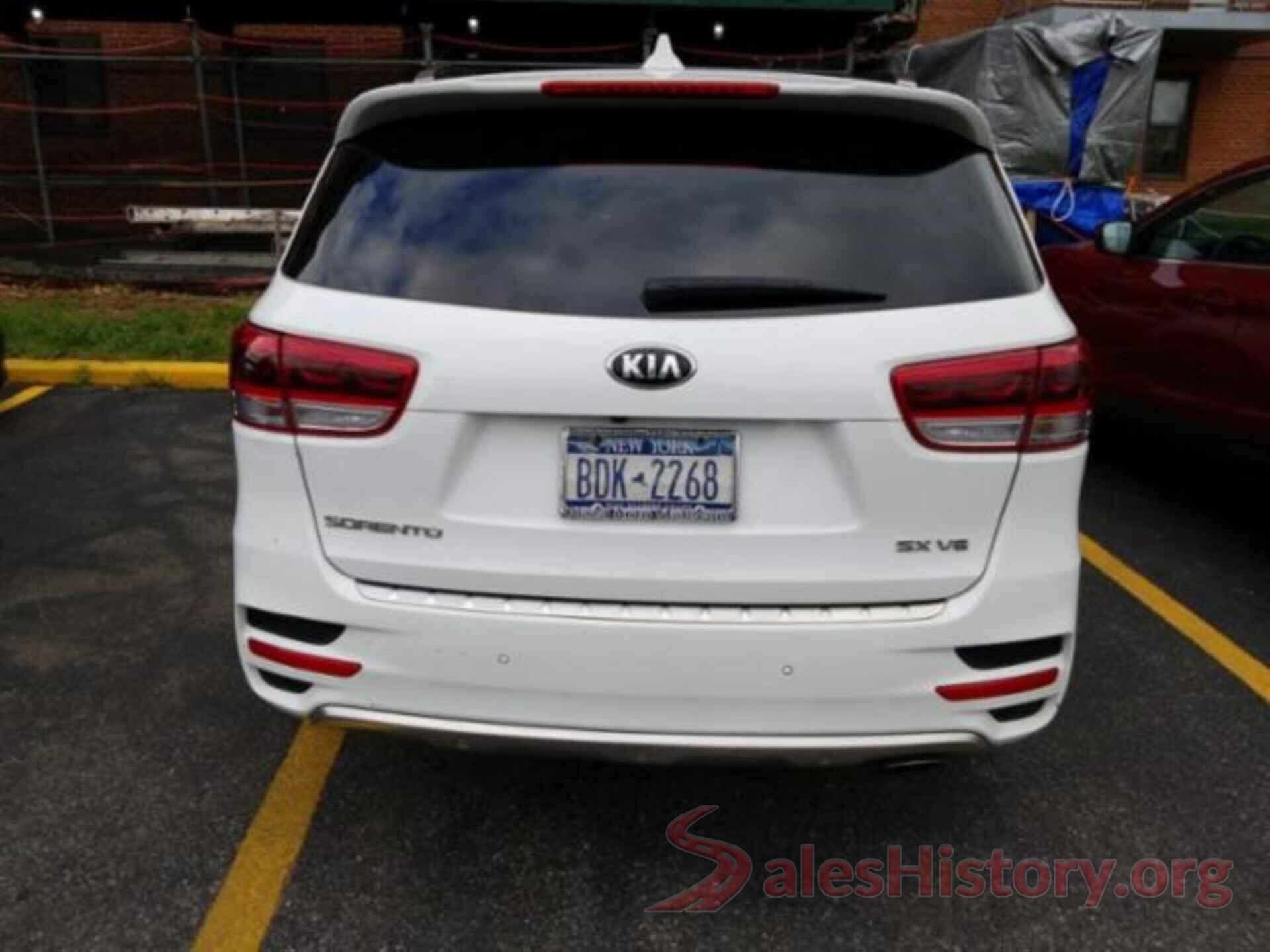 5XYPKDA50JG405913 2018 KIA SORENTO