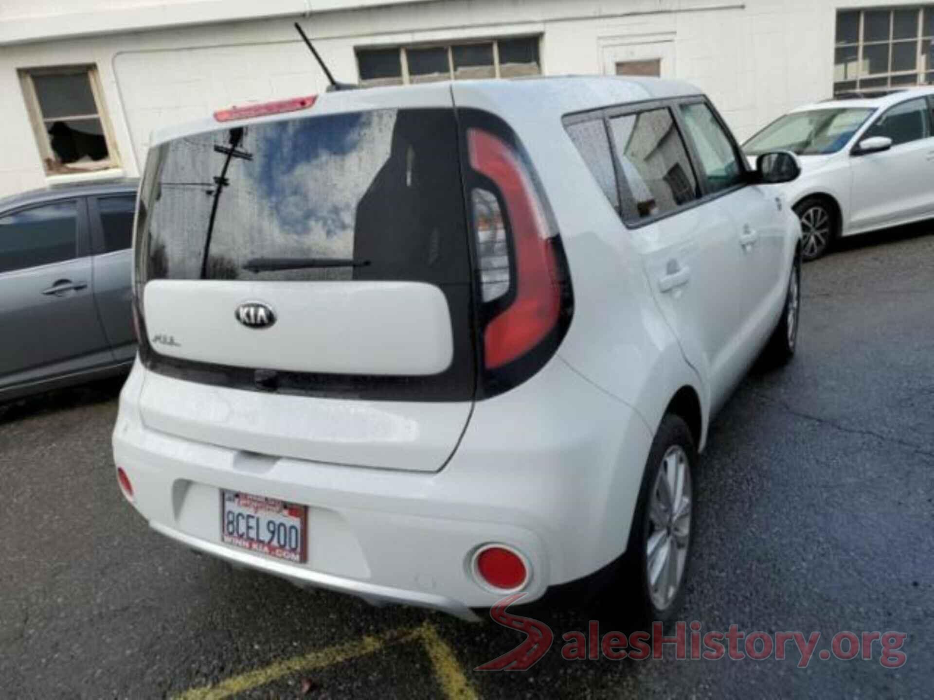 KNDJP3A56J7558374 2018 KIA SOUL