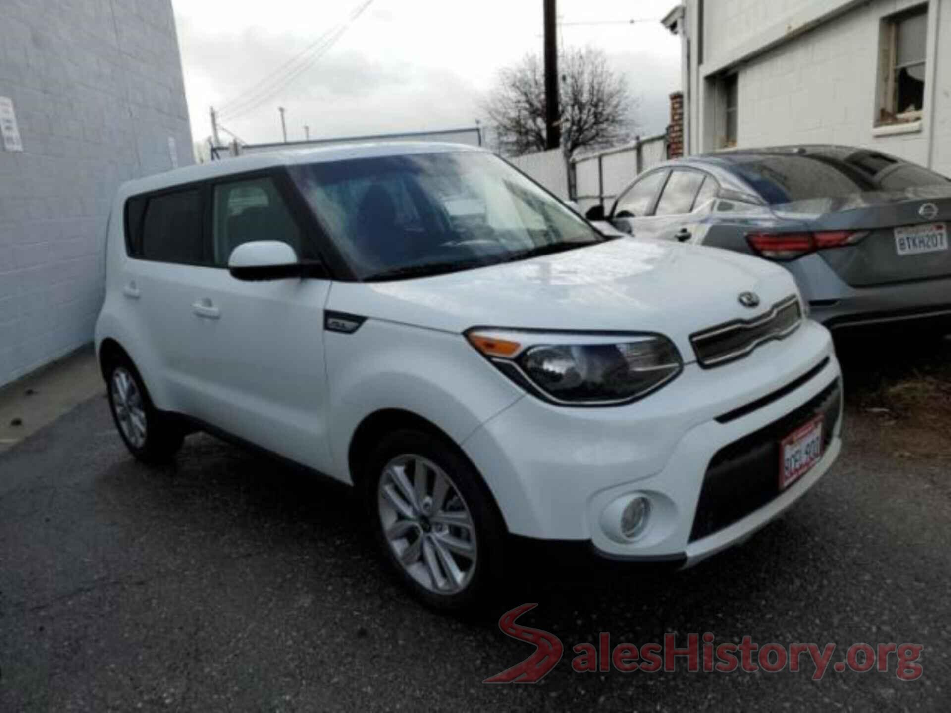 KNDJP3A56J7558374 2018 KIA SOUL