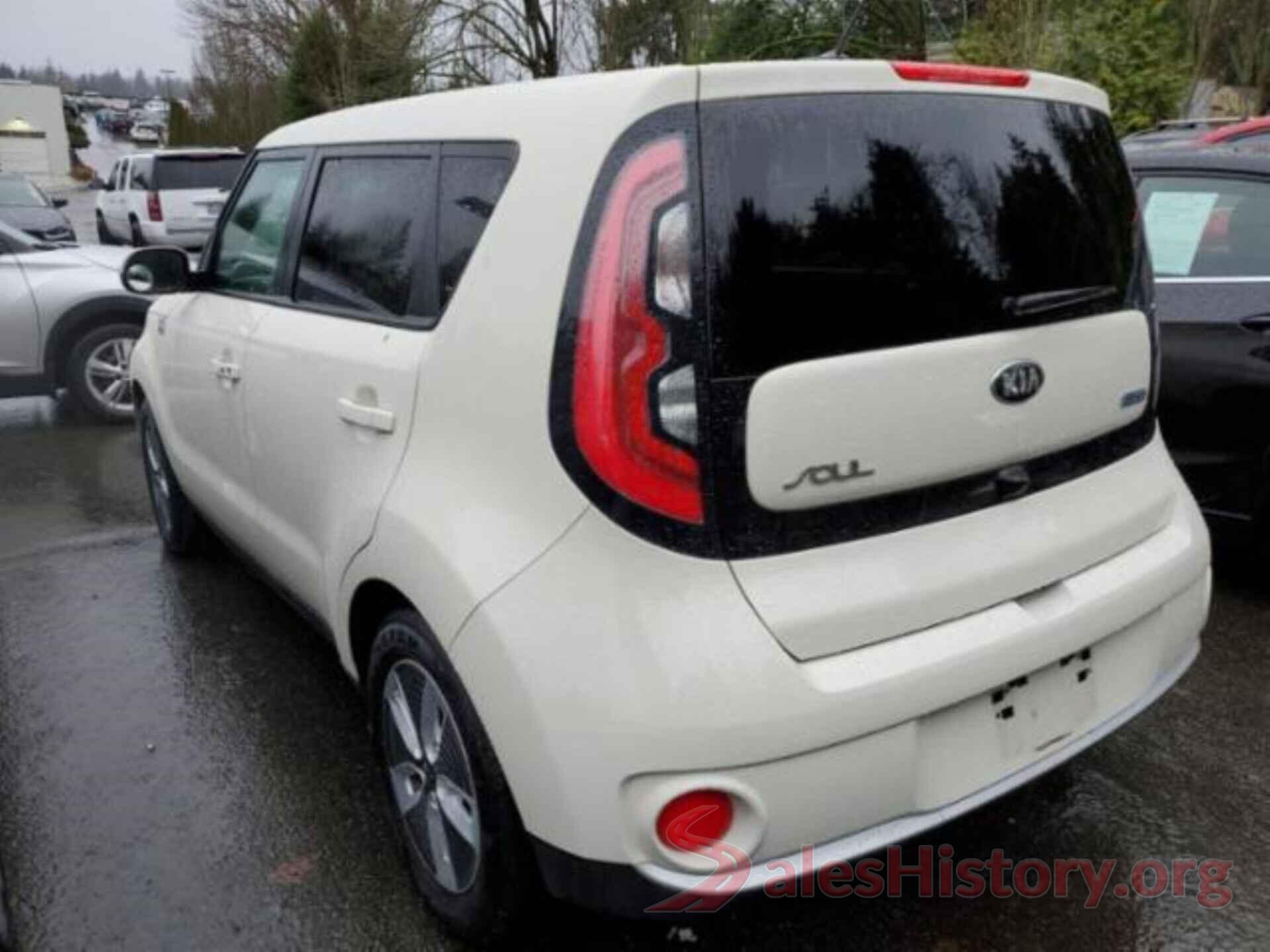 KNDJP3AE5H7021084 2017 KIA SOUL EV