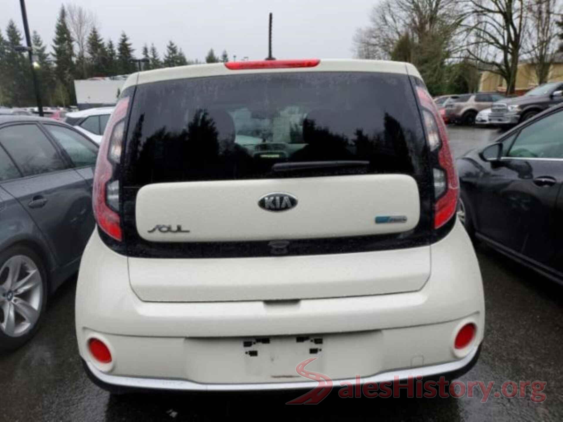 KNDJP3AE5H7021084 2017 KIA SOUL EV