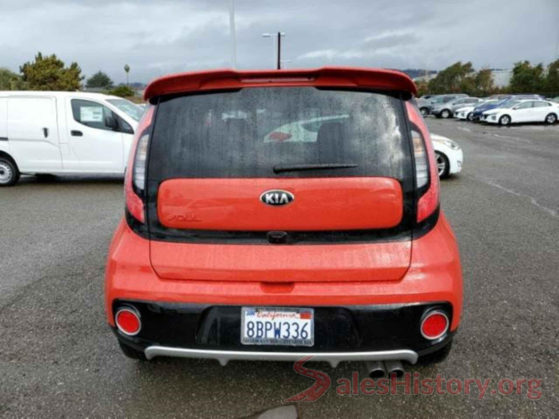 KNDJX3AAXJ7533023 2018 KIA SOUL