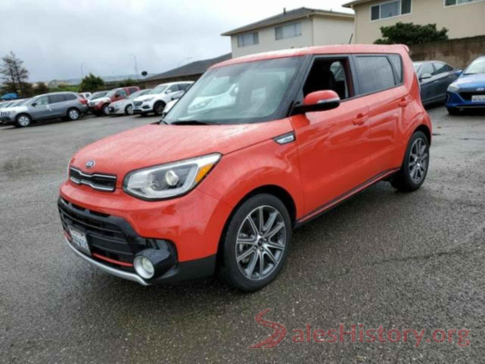 KNDJX3AAXJ7533023 2018 KIA SOUL