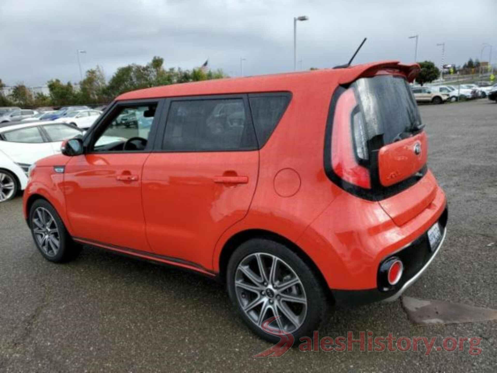 KNDJX3AAXJ7533023 2018 KIA SOUL