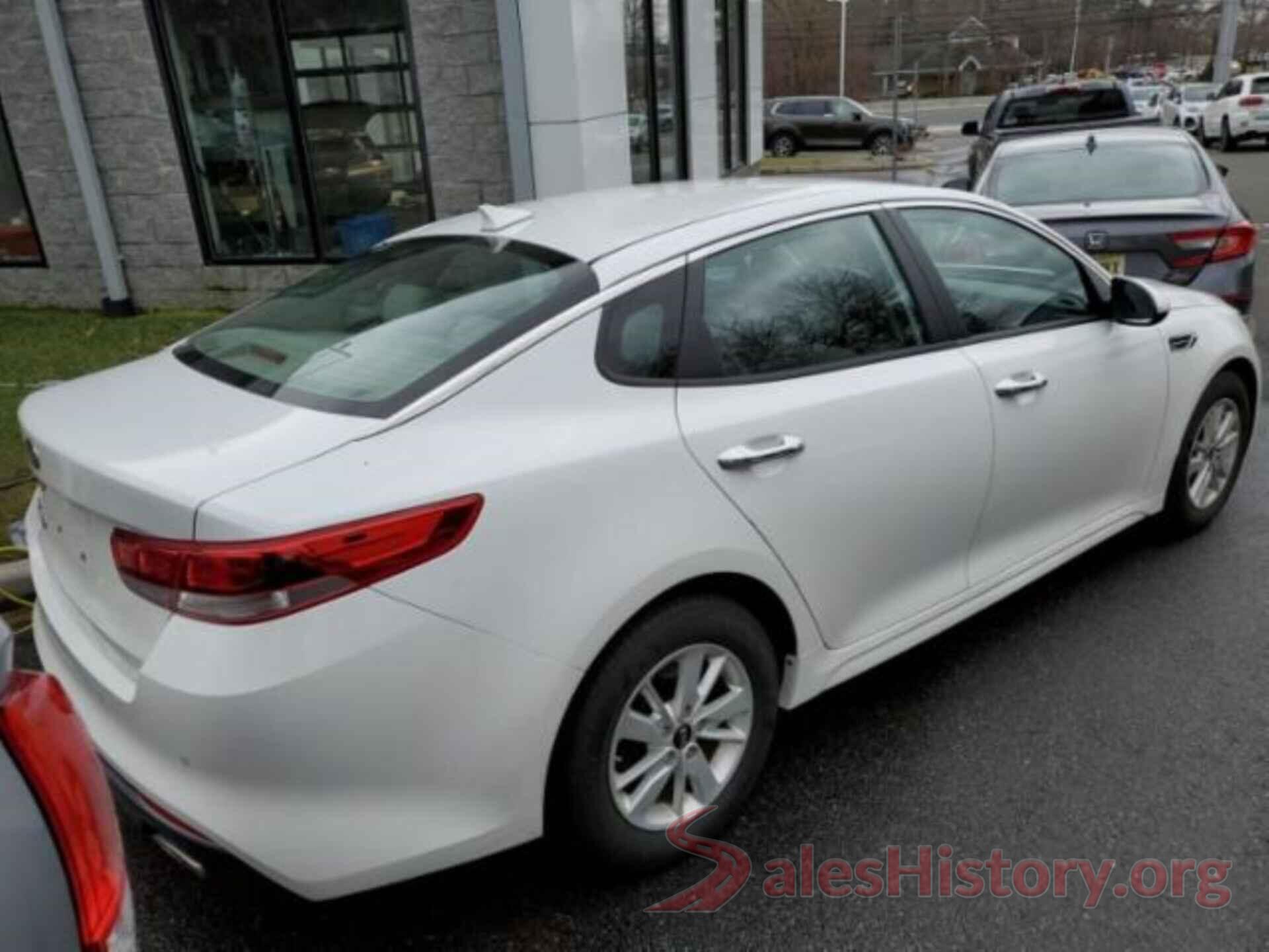 5XXGT4L33JG185504 2018 KIA OPTIMA