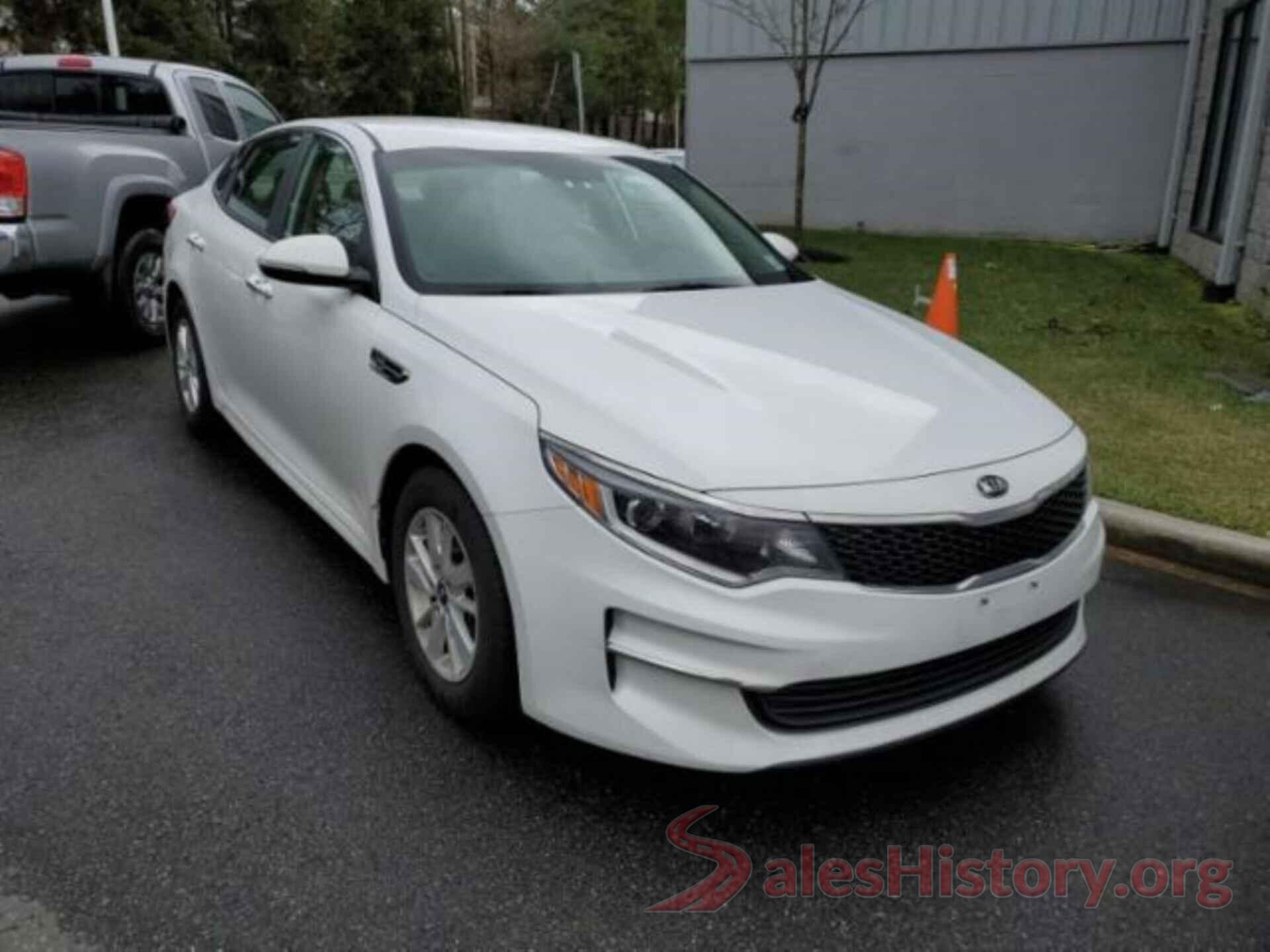 5XXGT4L33JG185504 2018 KIA OPTIMA