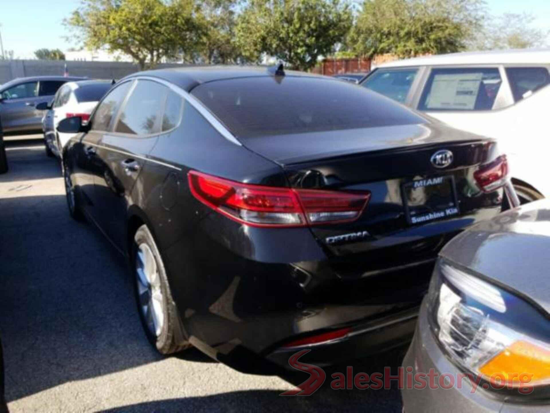 5XXGT4L38JG239251 2018 KIA OPTIMA