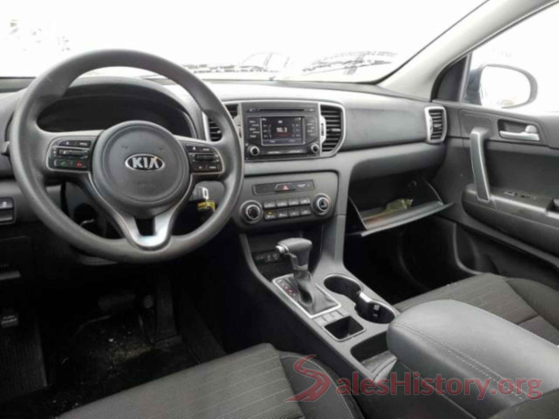 KNDPMCACXJ7402890 2018 KIA SPORTAGE