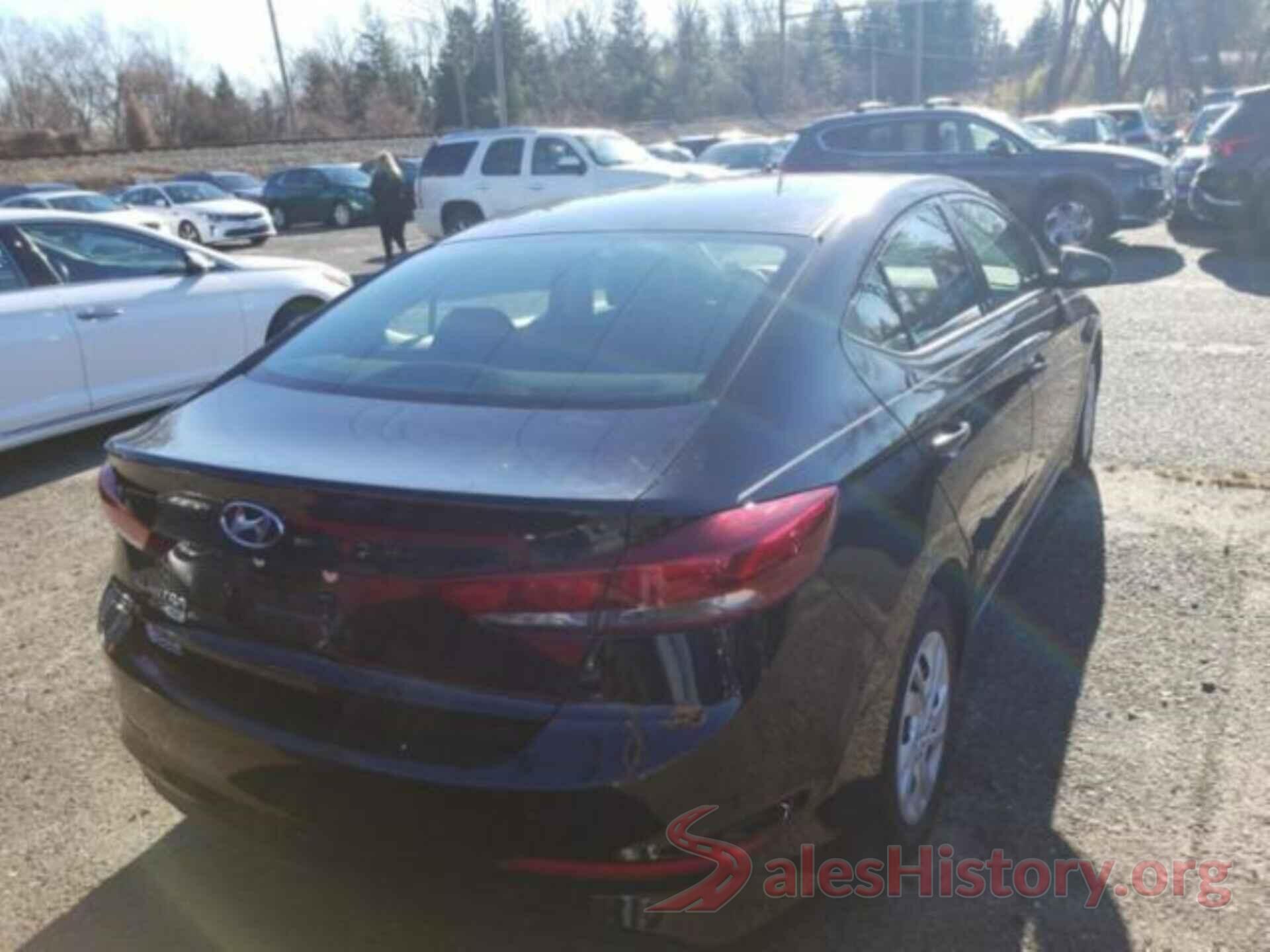 5NPD74LF4JH261396 2018 HYUNDAI ELANTRA