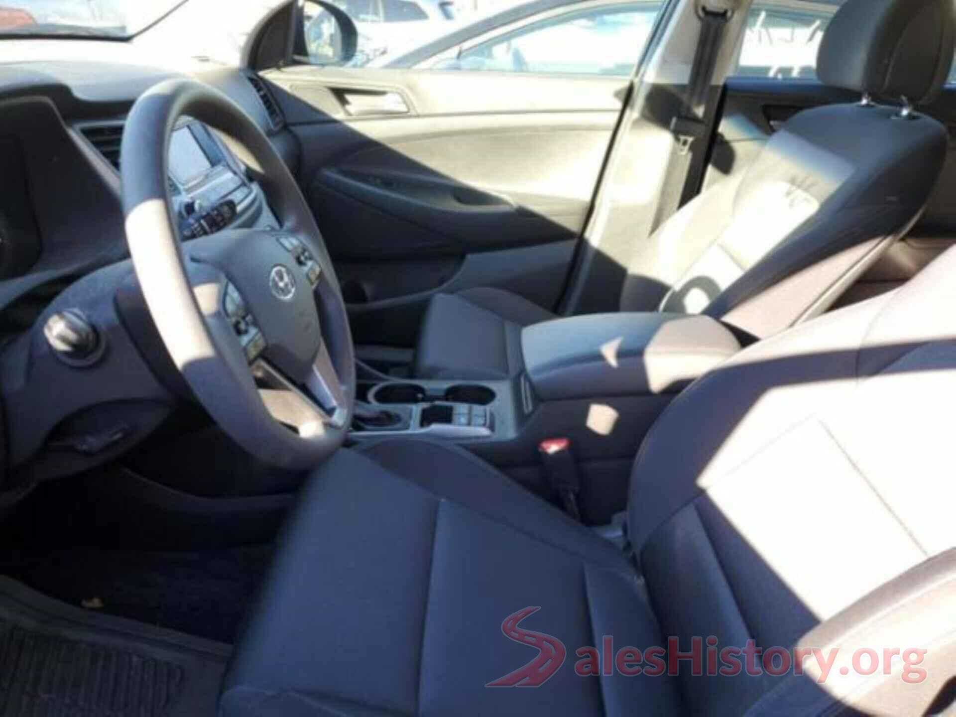 KM8J3CA42HU555689 2017 HYUNDAI TUCSON