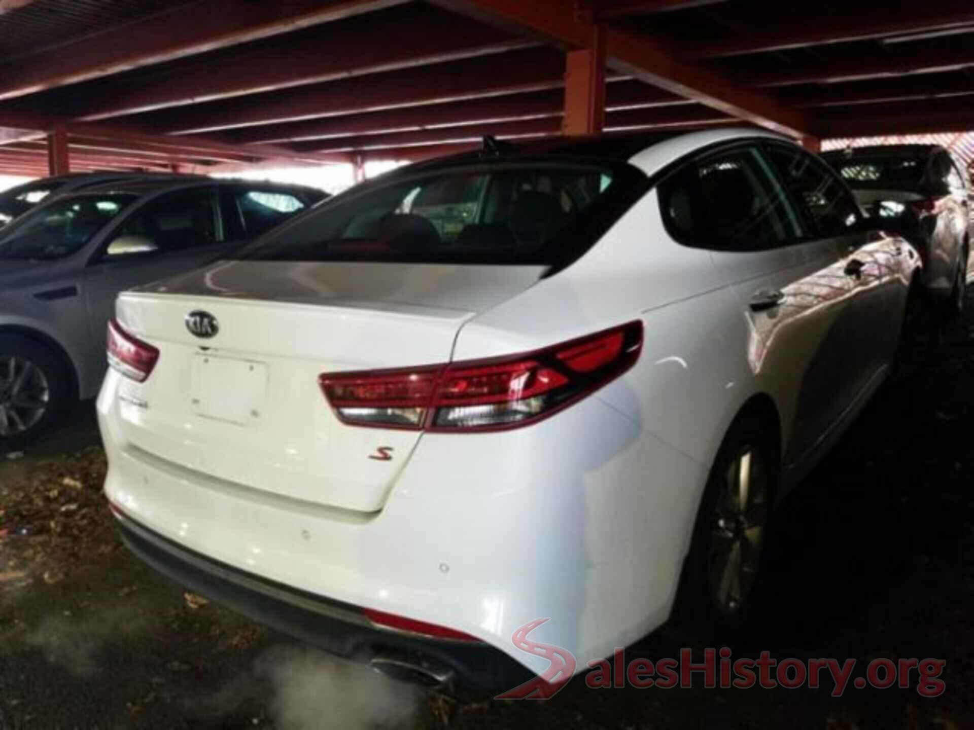 5XXGT4L30JG240670 2018 KIA OPTIMA