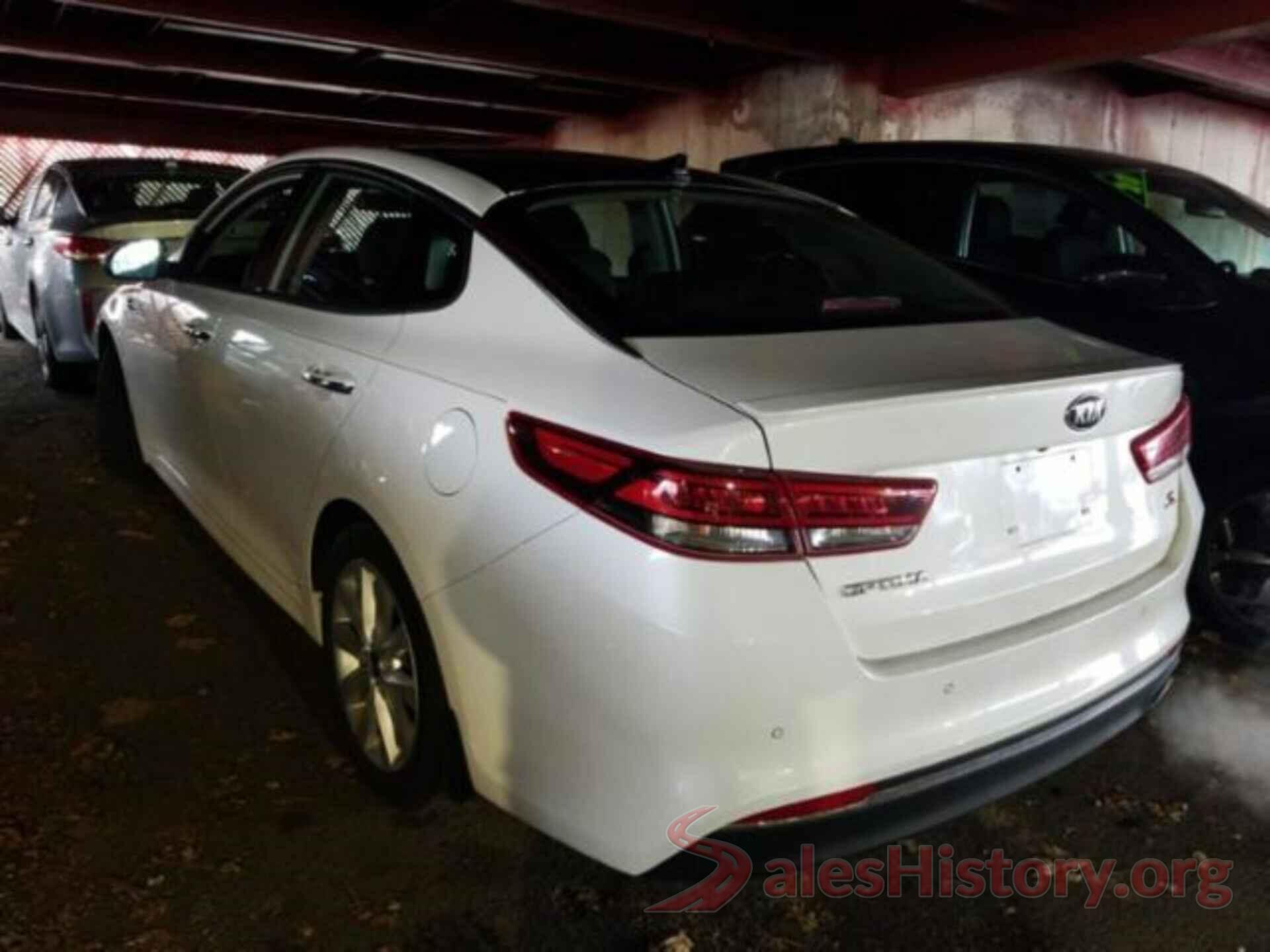 5XXGT4L30JG240670 2018 KIA OPTIMA