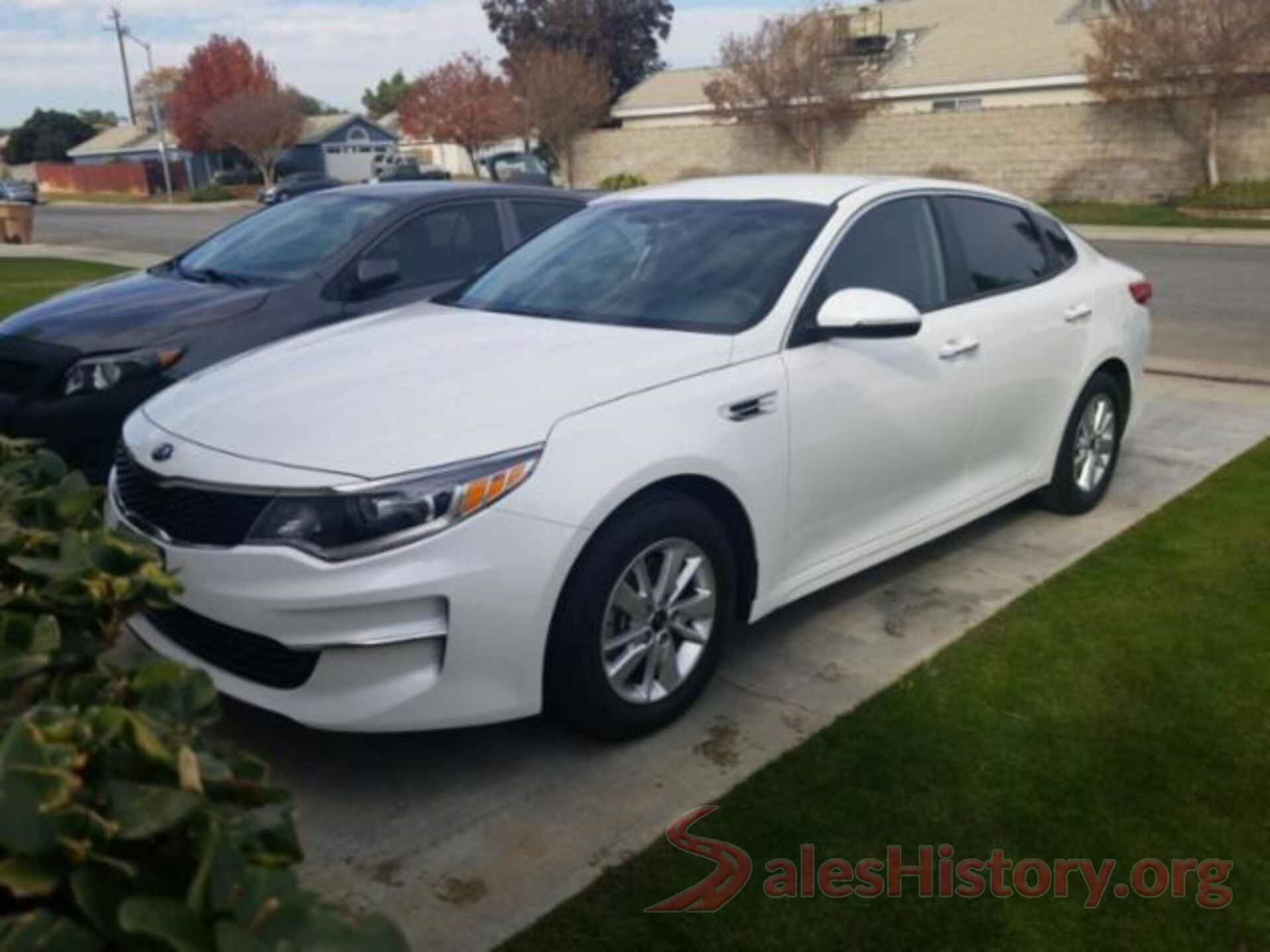 KNAGT4L39J5205112 2018 KIA OPTIMA