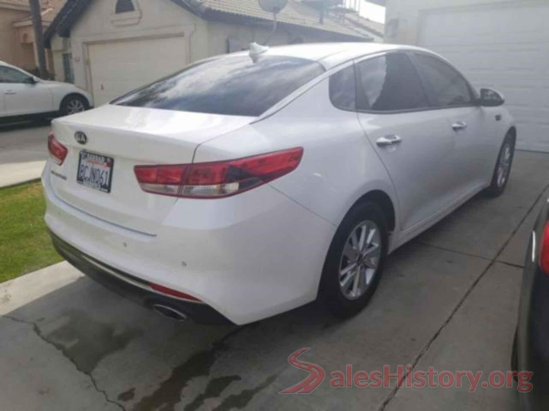 KNAGT4L39J5205112 2018 KIA OPTIMA