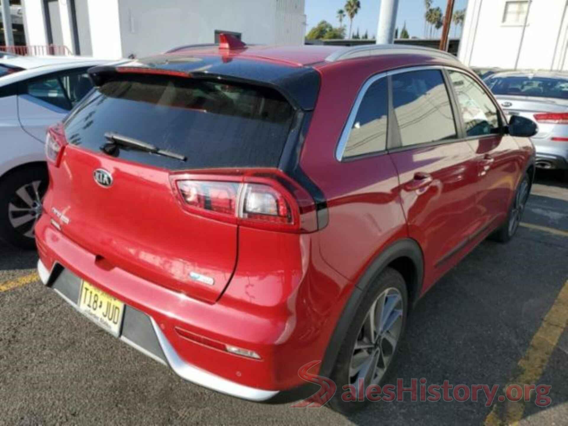 KNDCE3LC7J5117083 2018 KIA NIRO