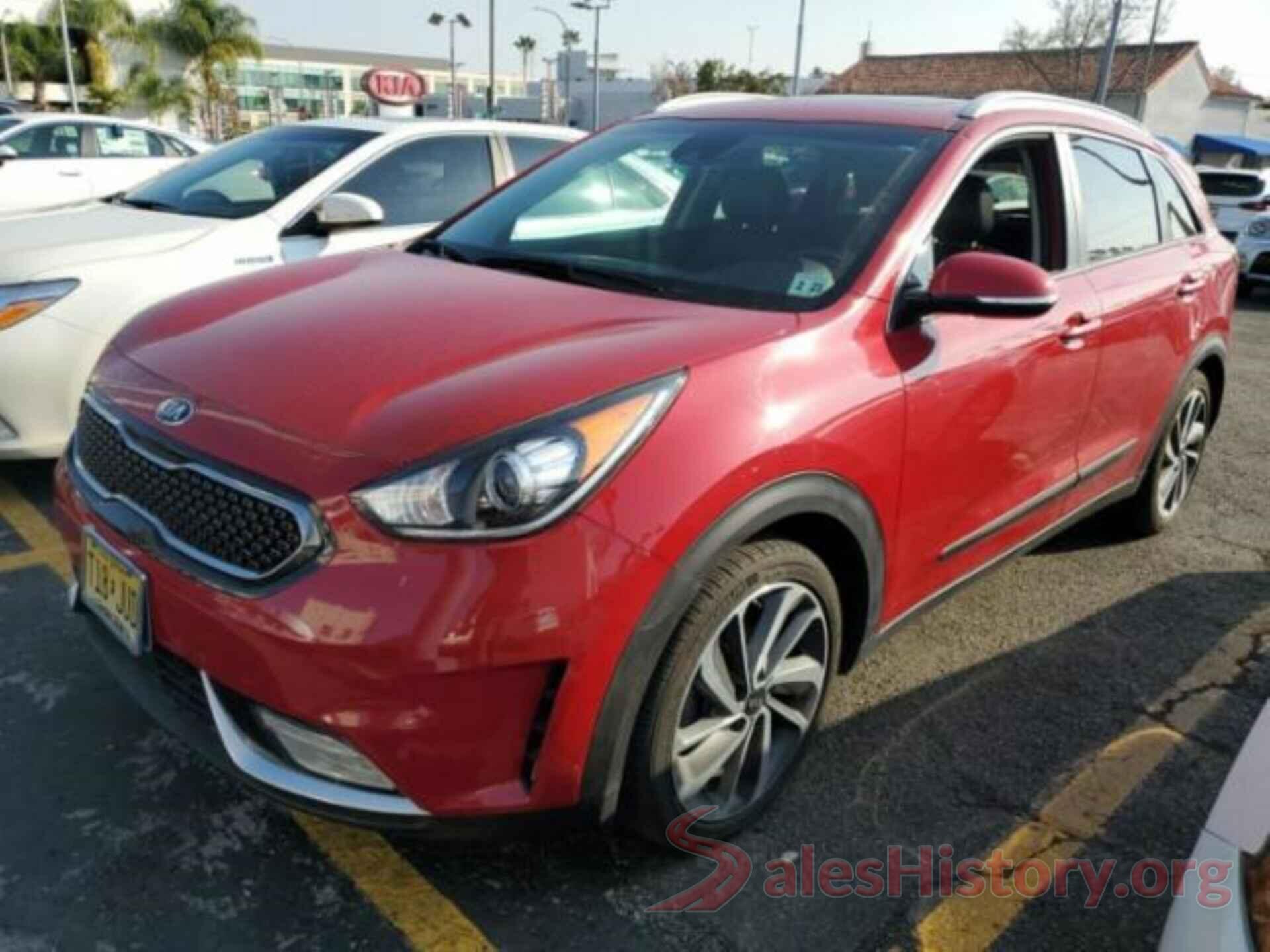 KNDCE3LC7J5117083 2018 KIA NIRO