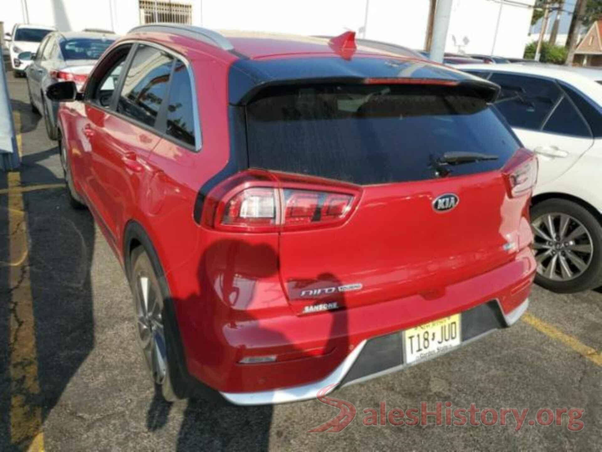 KNDCE3LC7J5117083 2018 KIA NIRO