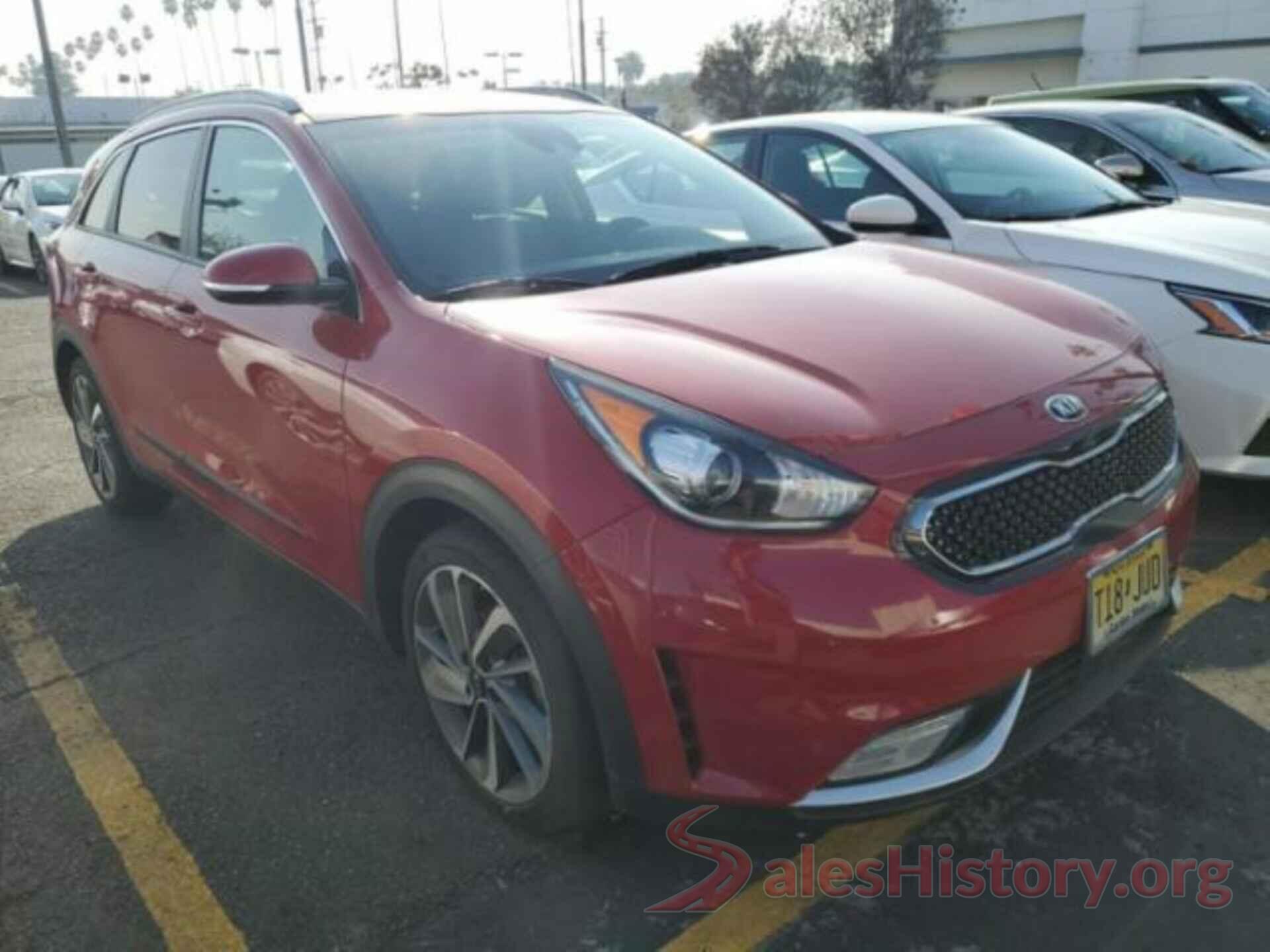 KNDCE3LC7J5117083 2018 KIA NIRO