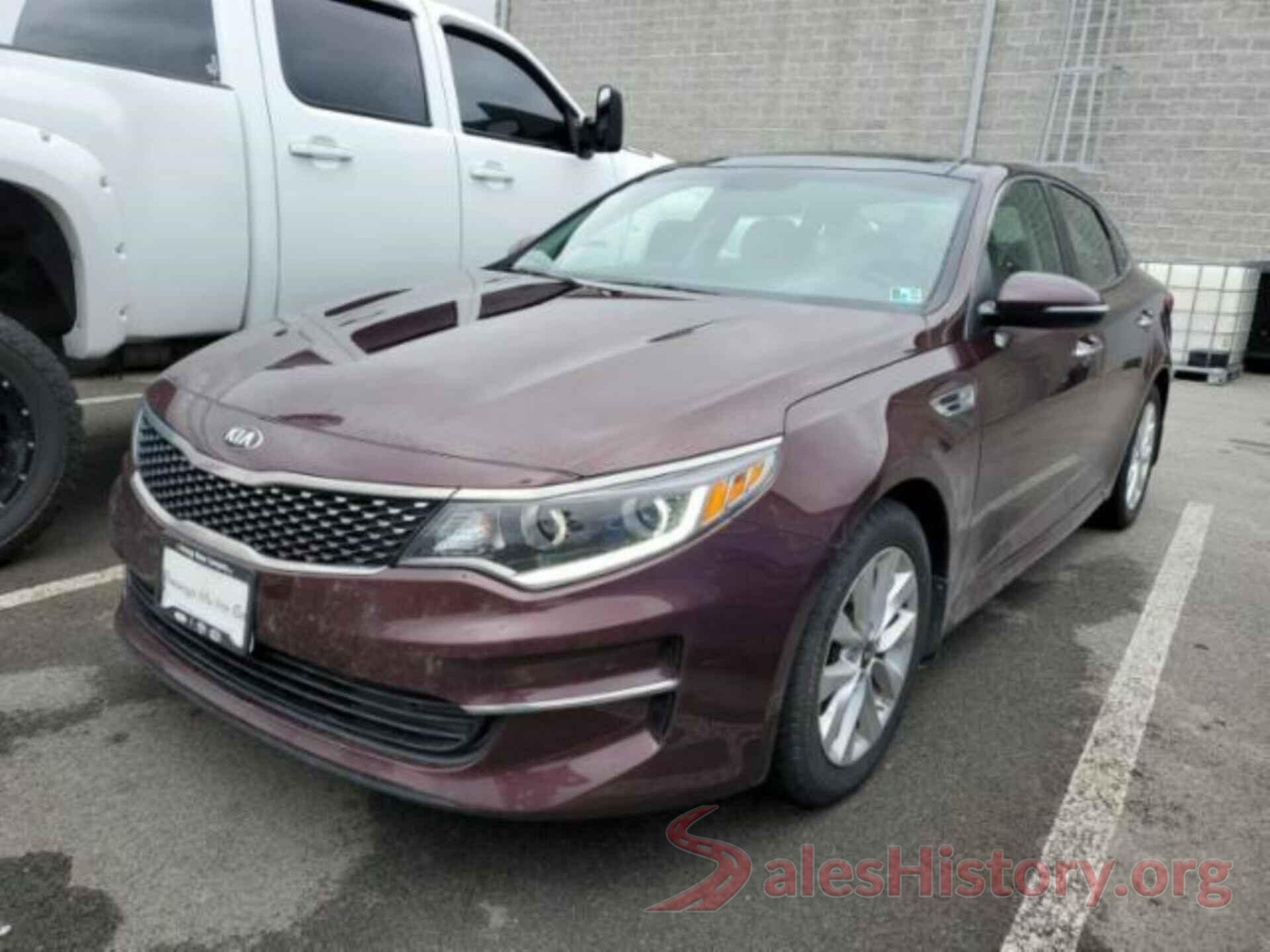 5XXGU4L30HG135599 2017 KIA OPTIMA