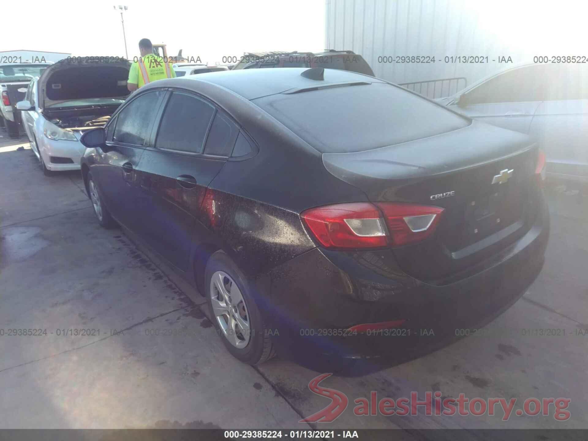 1G1BC5SM3J7108076 2018 CHEVROLET CRUZE