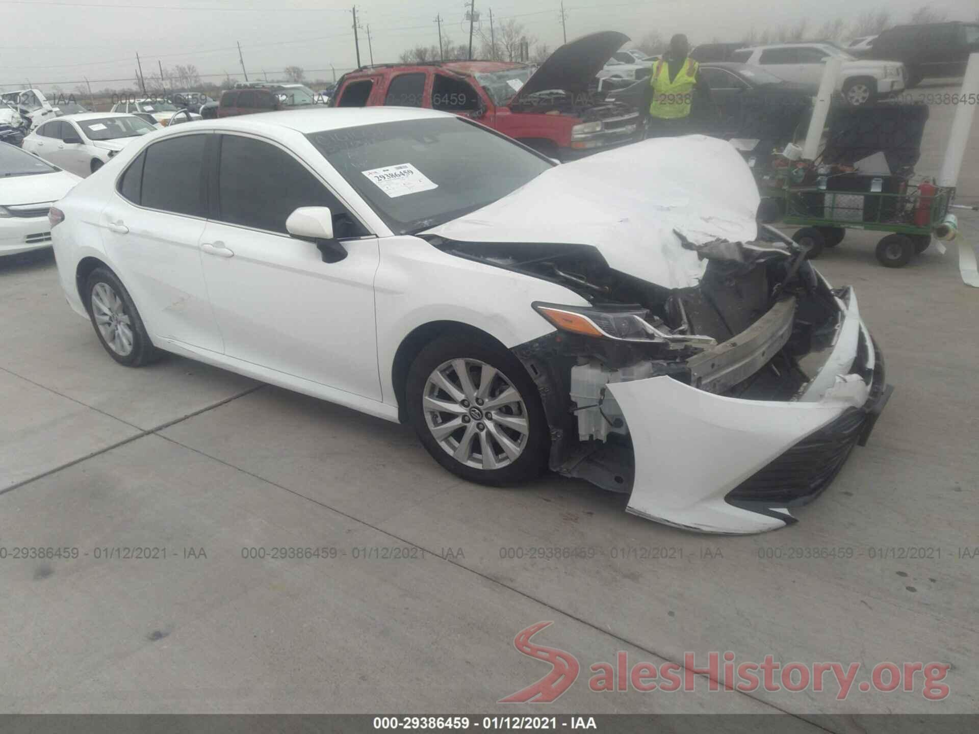 4T1B11HK6JU124734 2018 TOYOTA CAMRY