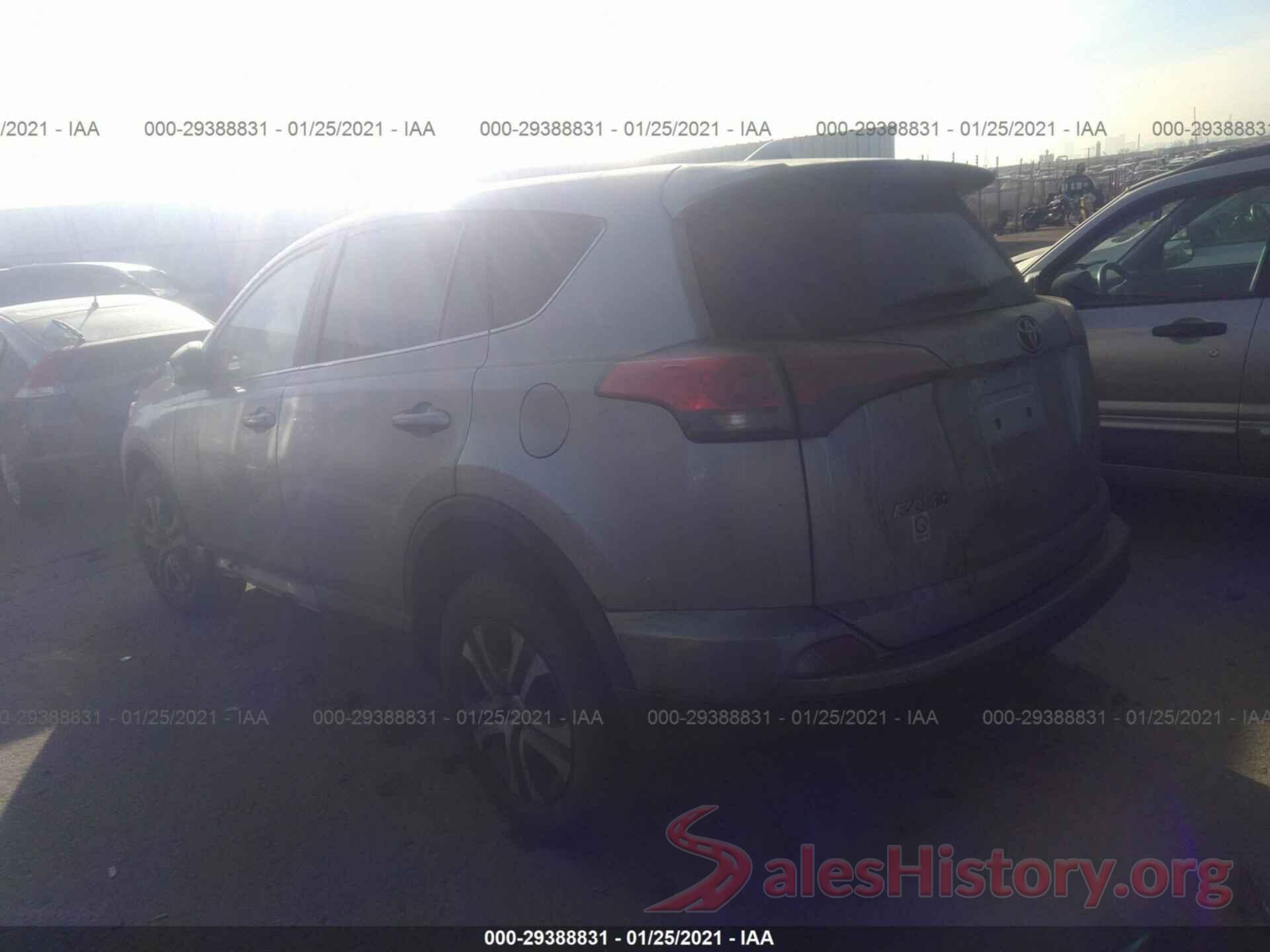 2T3BFREV1JW719027 2018 TOYOTA RAV4