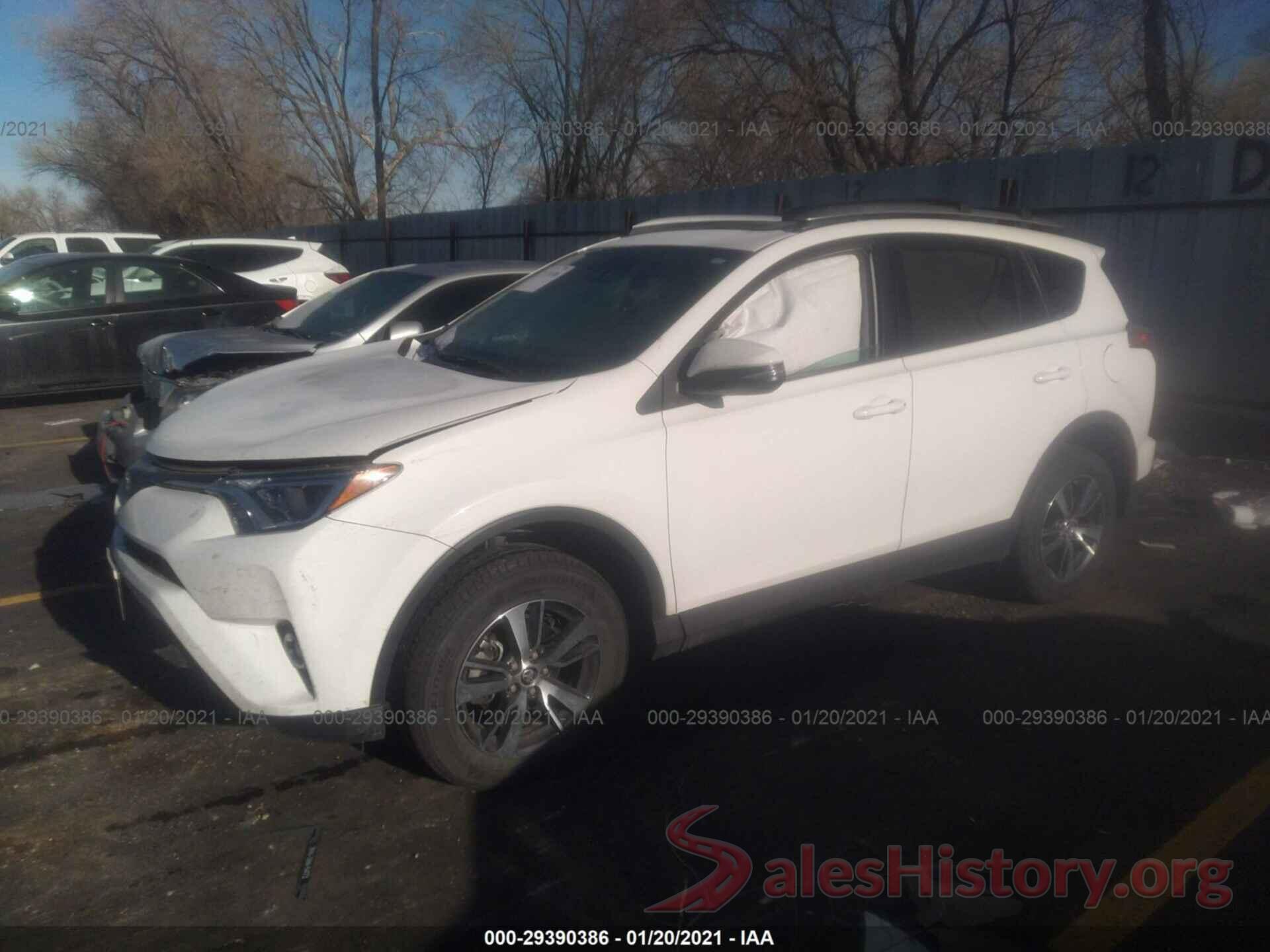 2T3RFREV8JW765078 2018 TOYOTA RAV4