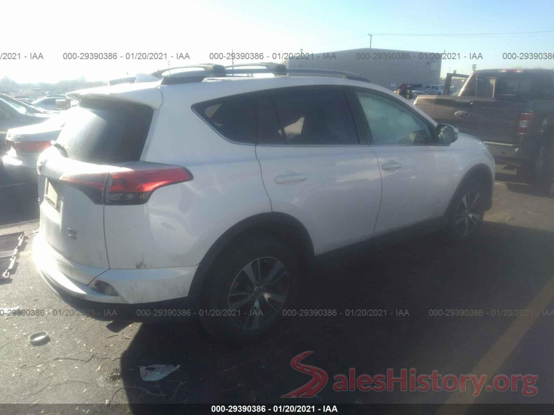 2T3RFREV8JW765078 2018 TOYOTA RAV4