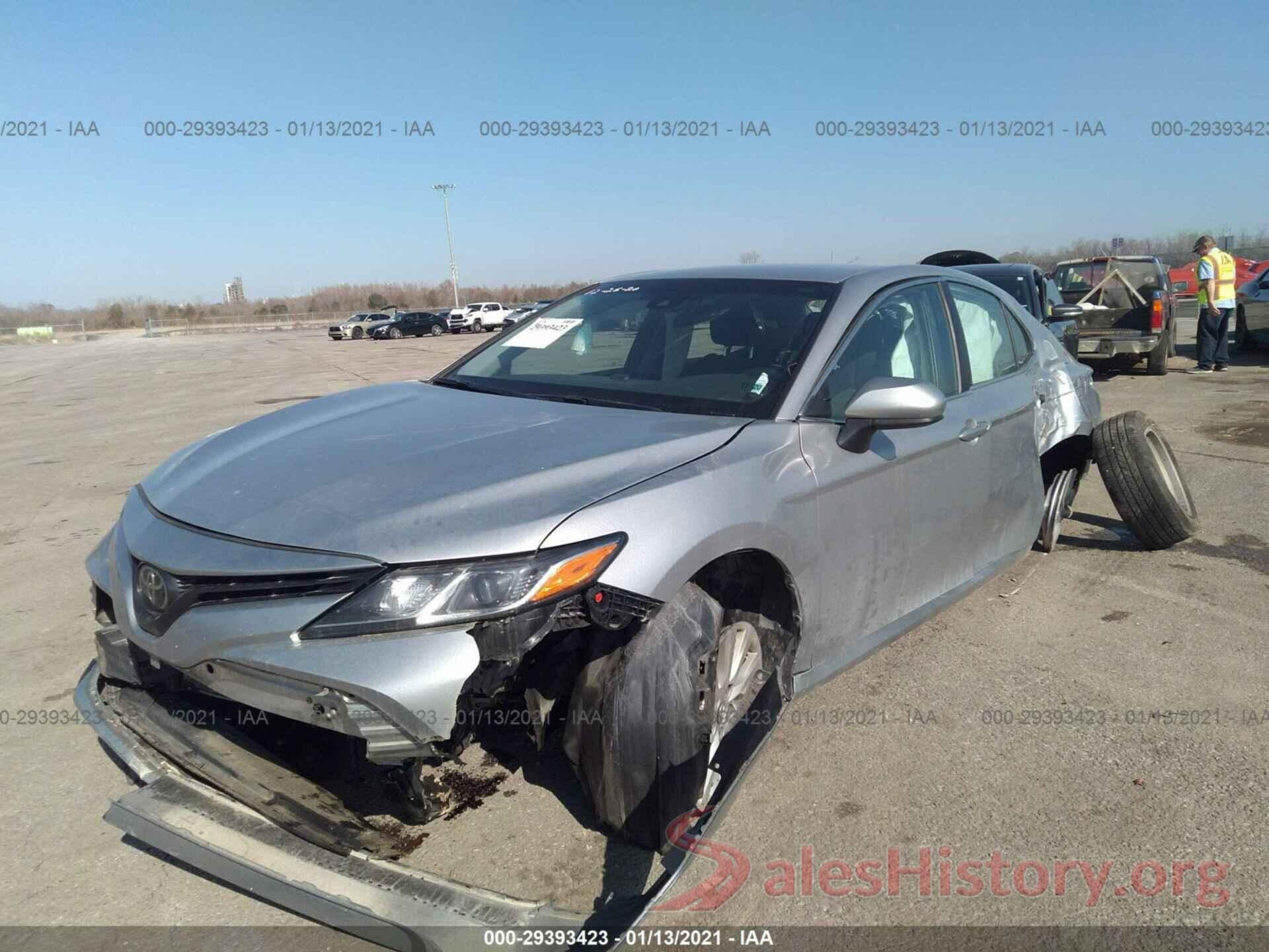 4T1B11HK1JU555000 2018 TOYOTA CAMRY