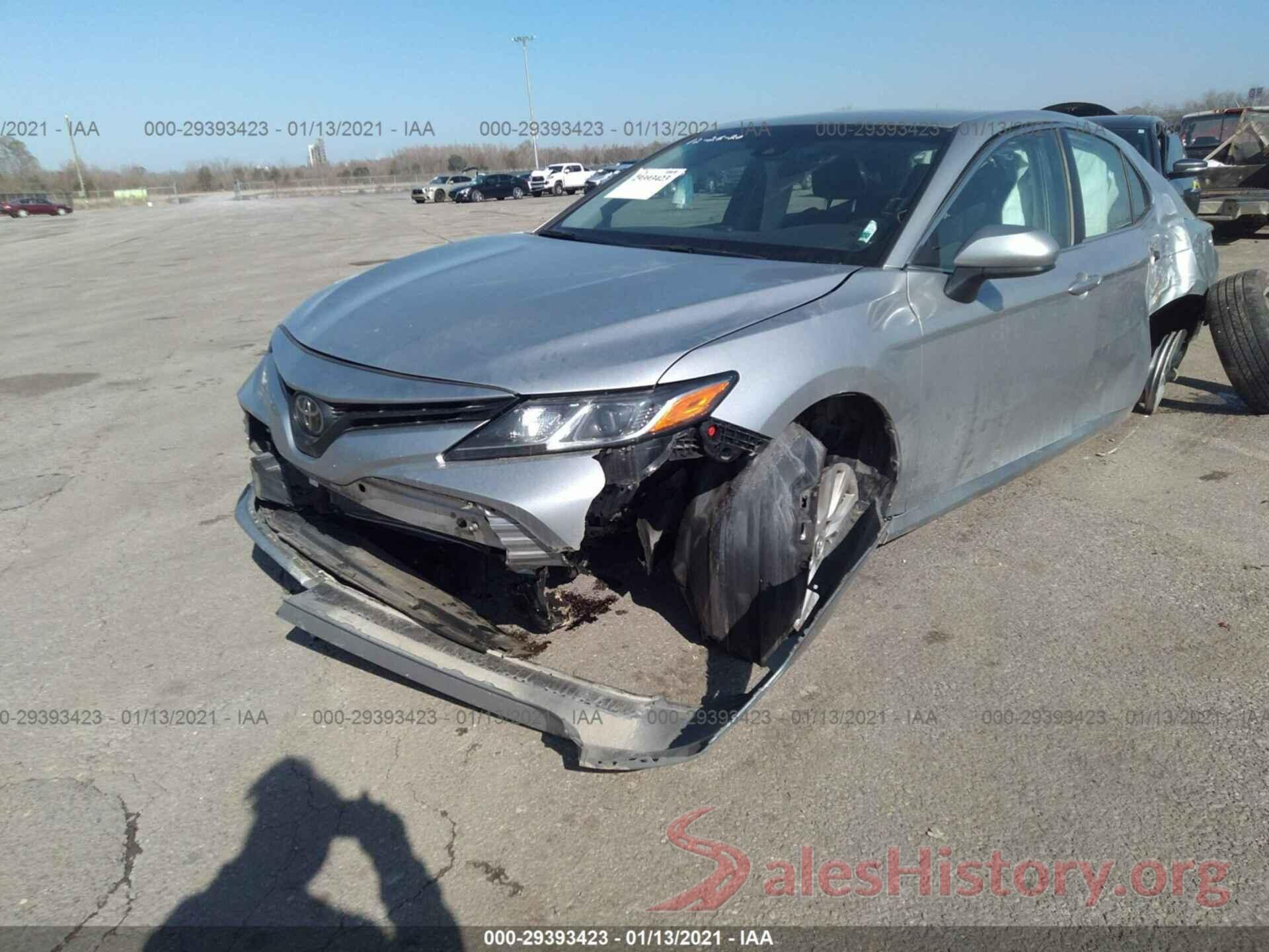 4T1B11HK1JU555000 2018 TOYOTA CAMRY