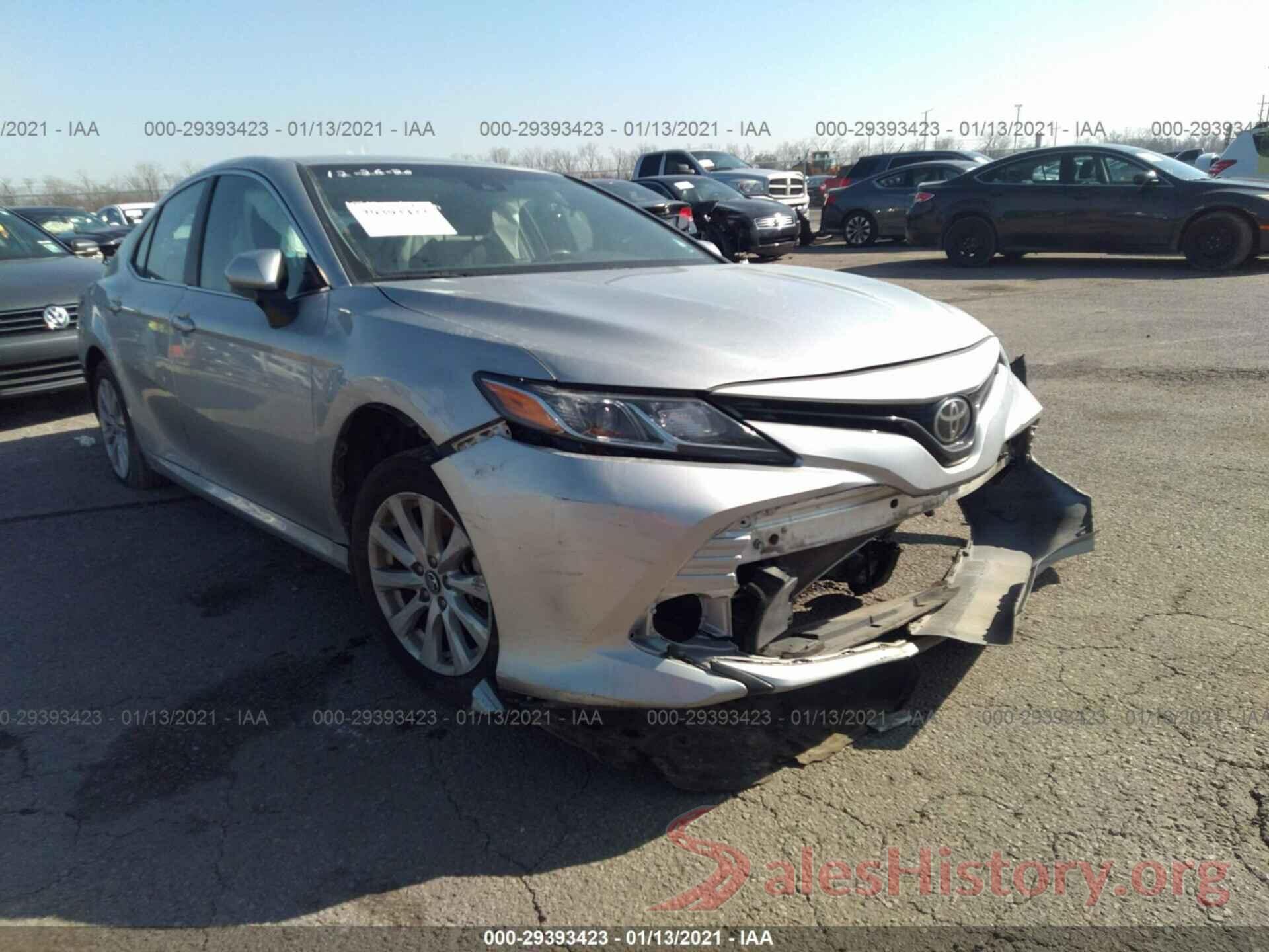 4T1B11HK1JU555000 2018 TOYOTA CAMRY